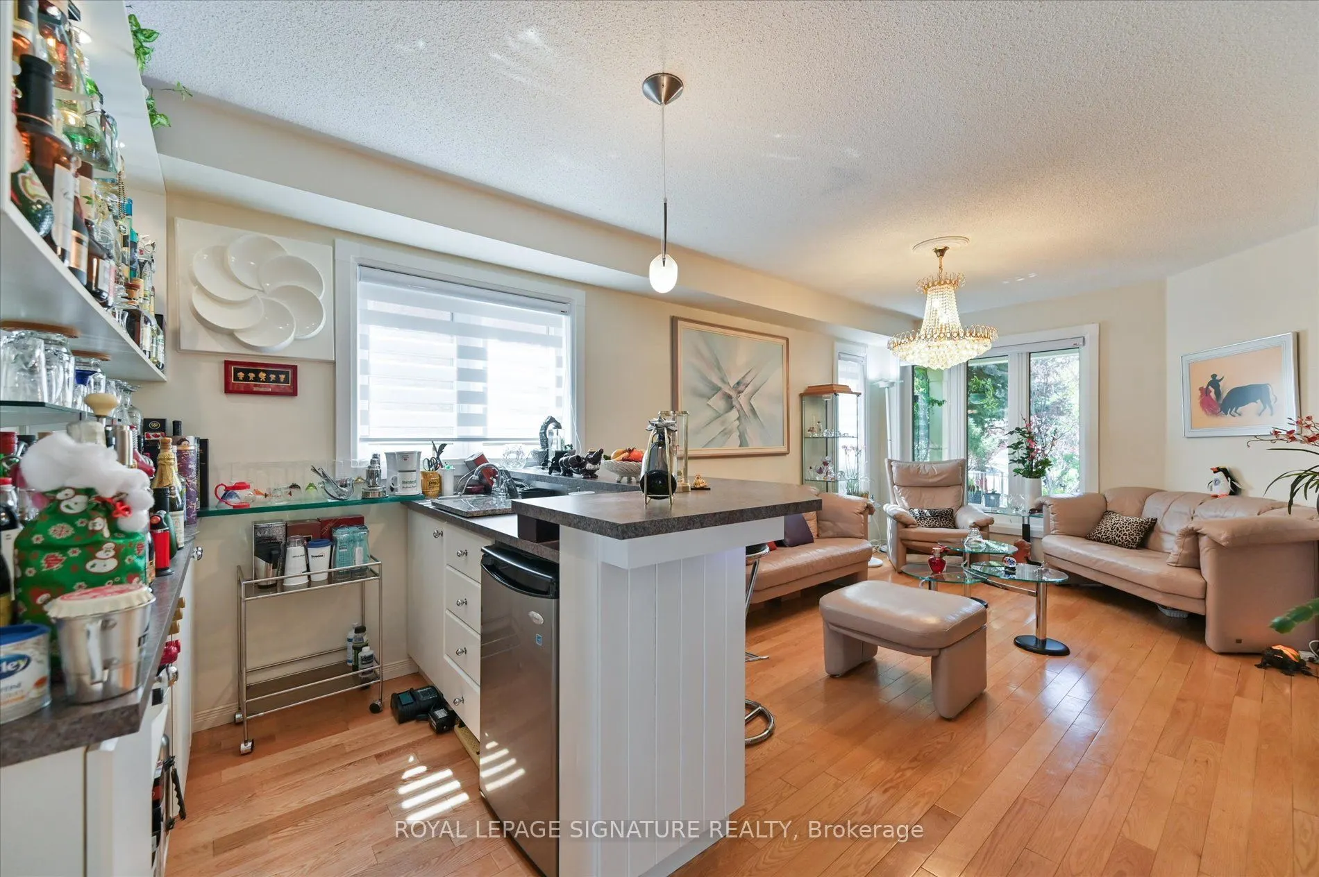 5481 Palmerston Crescent