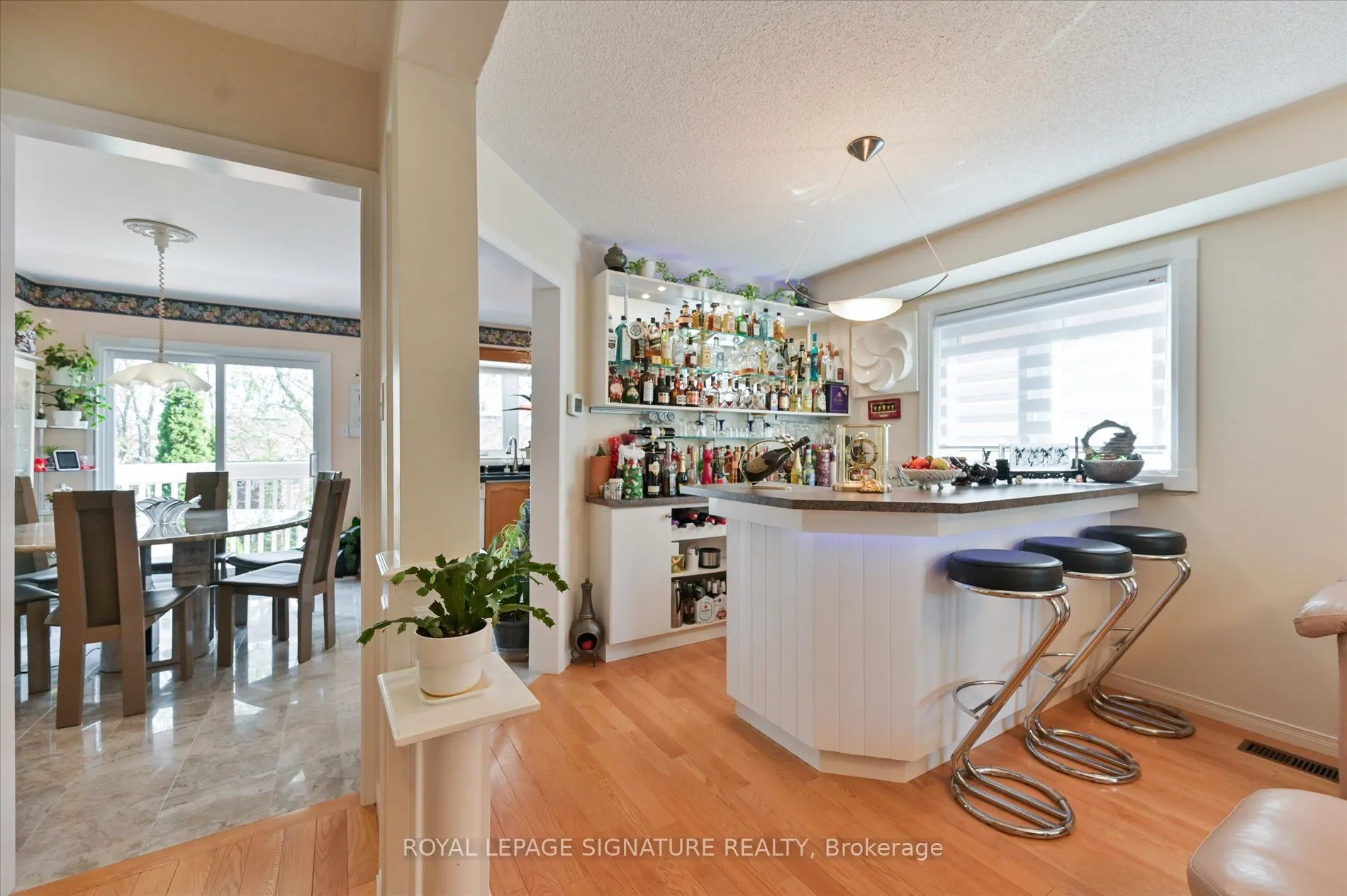 5481 Palmerston Crescent
