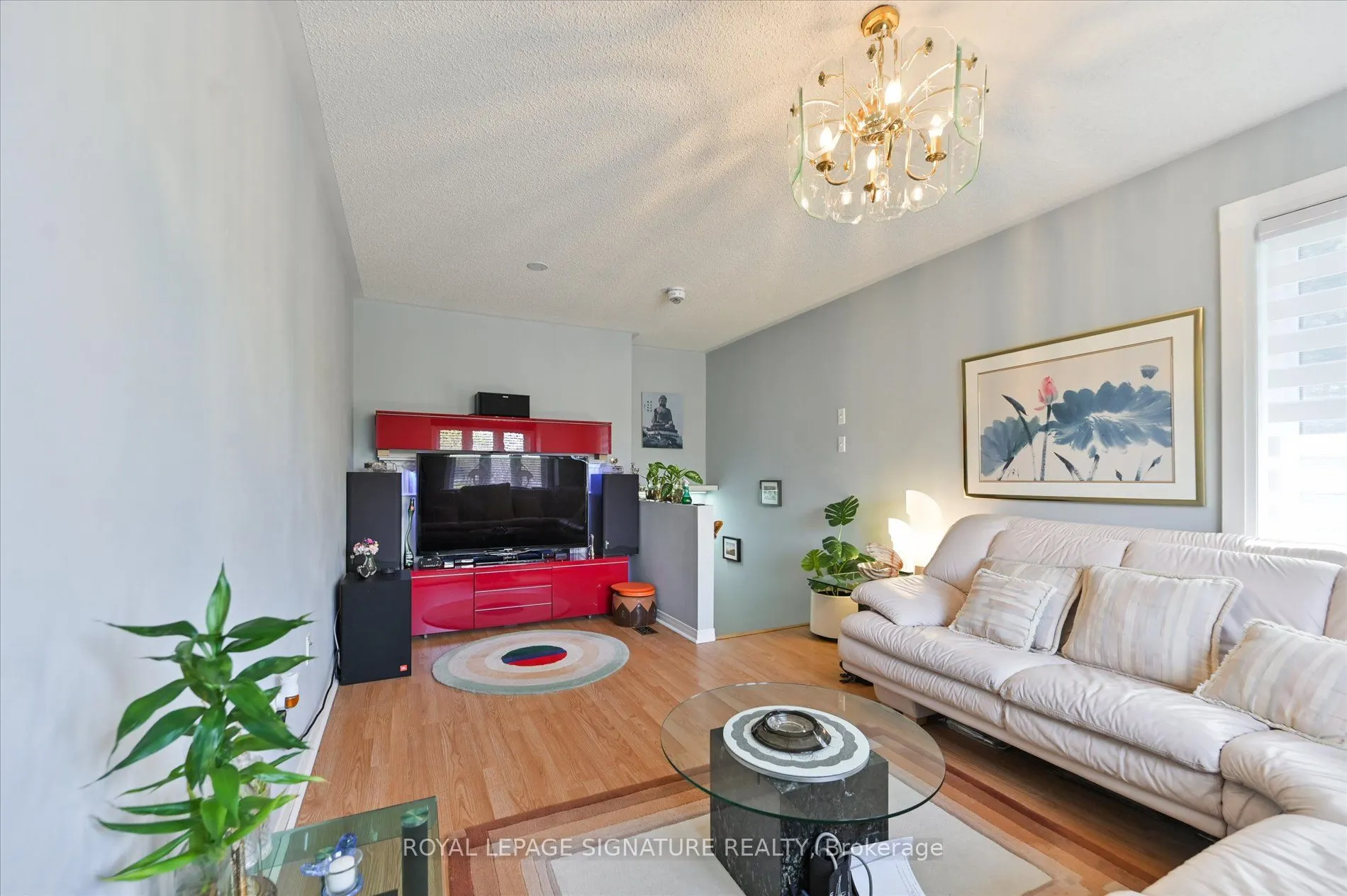 5481 Palmerston Crescent