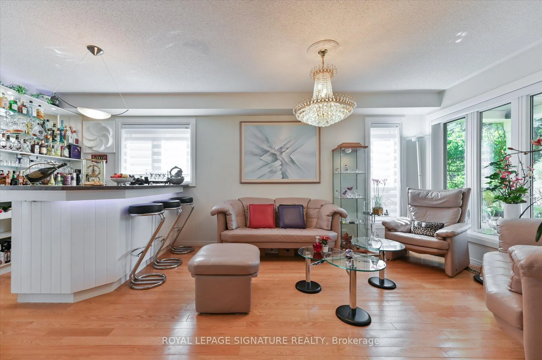 5481 Palmerston Crescent