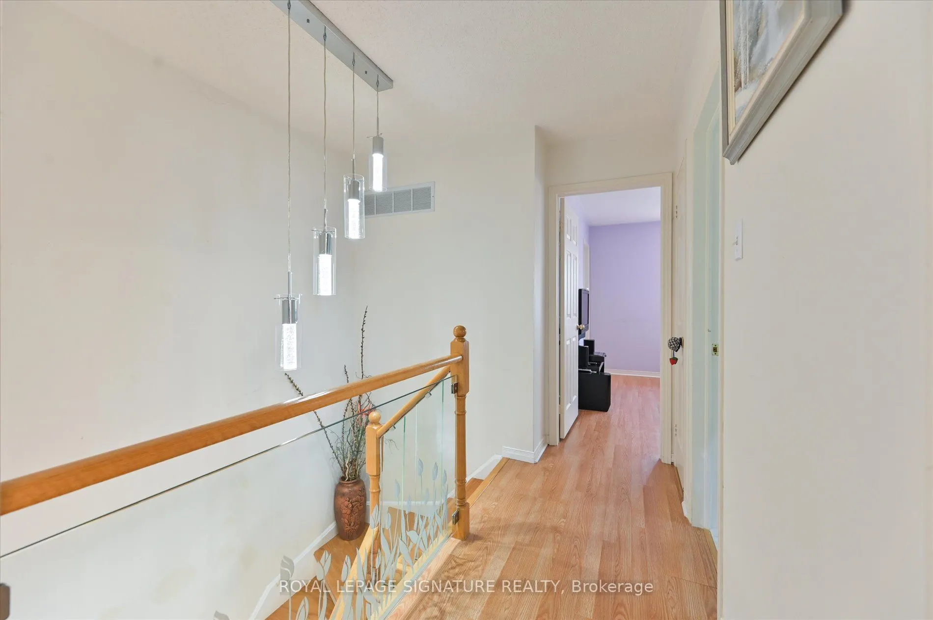 5481 Palmerston Crescent