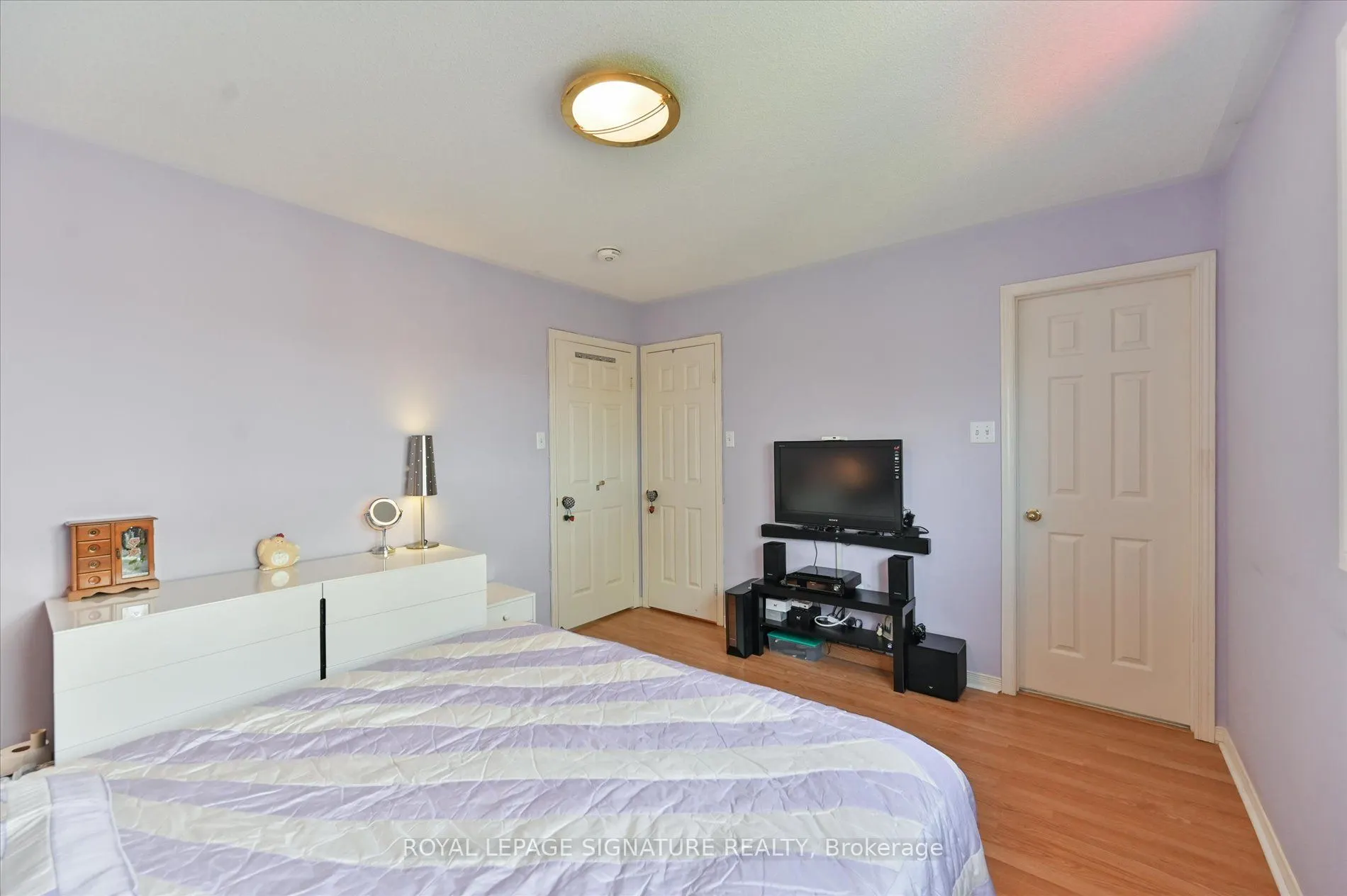 5481 Palmerston Crescent