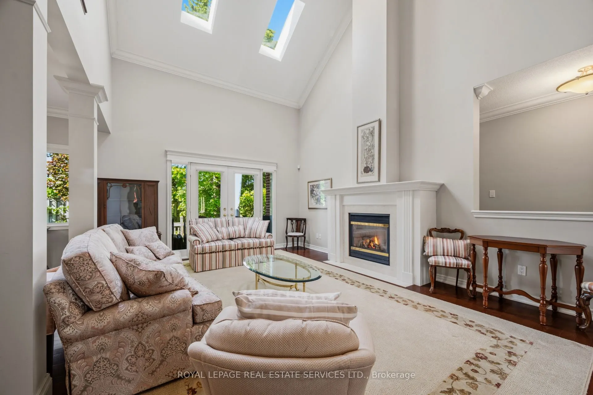 2130 Dickson Road #10