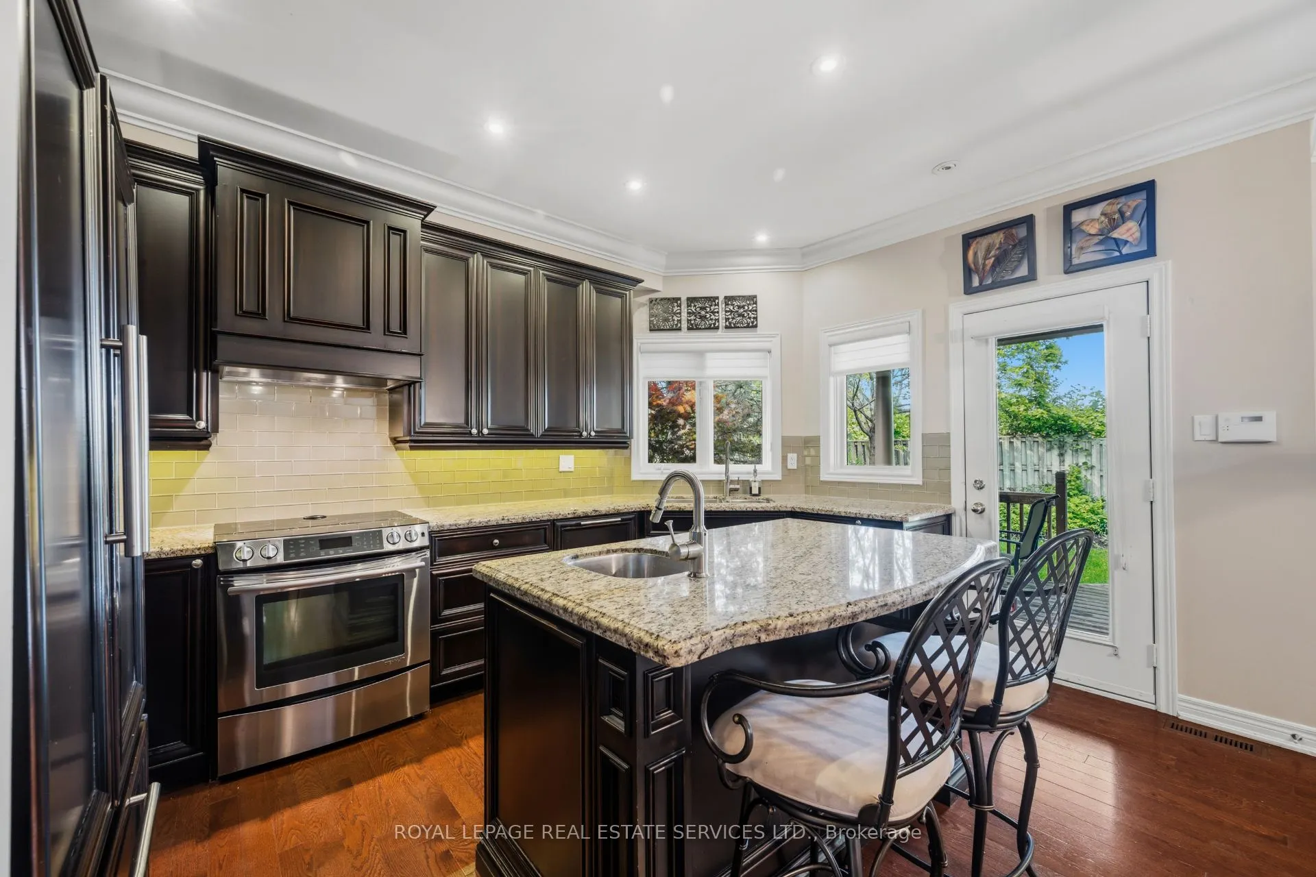 2130 Dickson Road #10