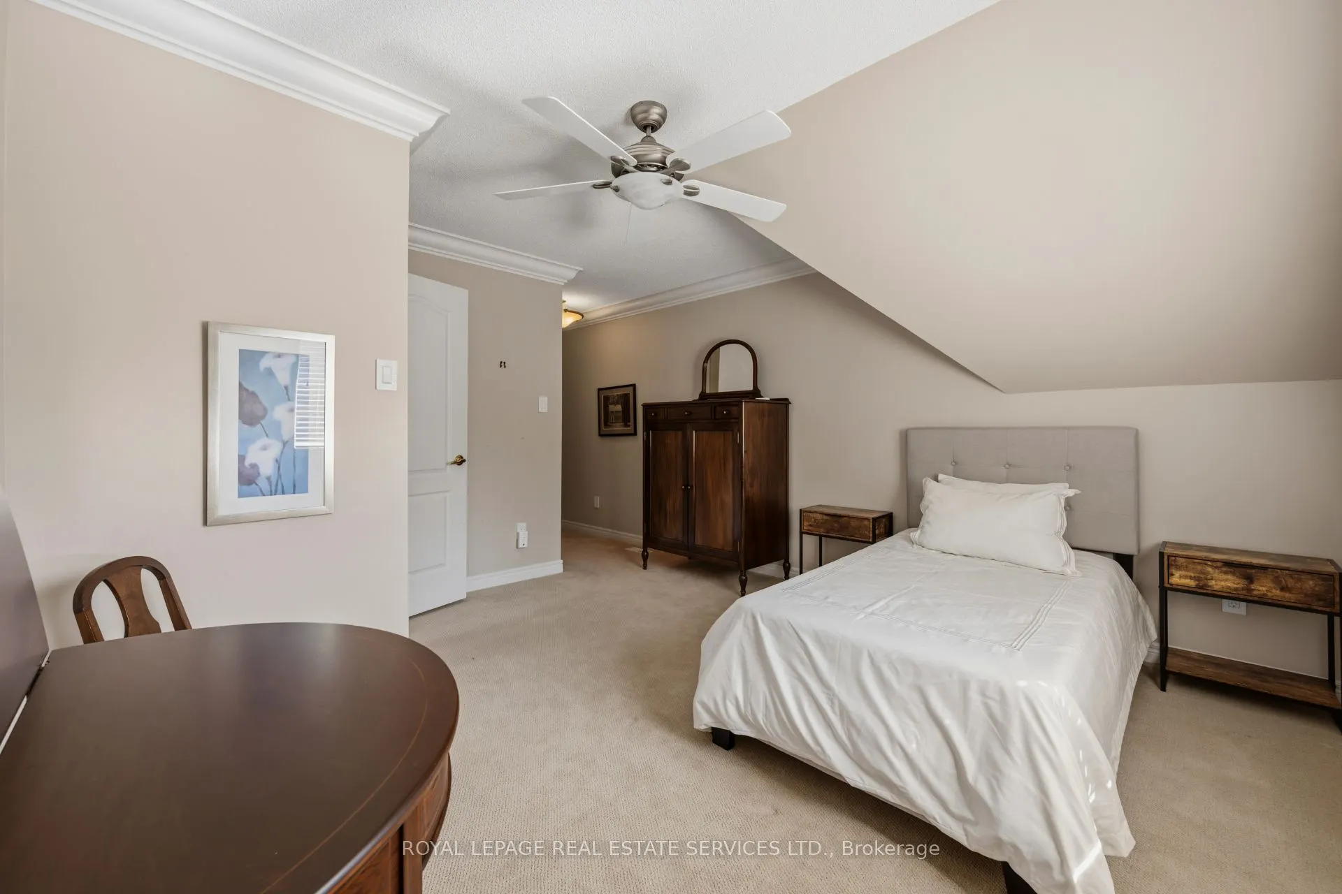 2130 Dickson Road #10