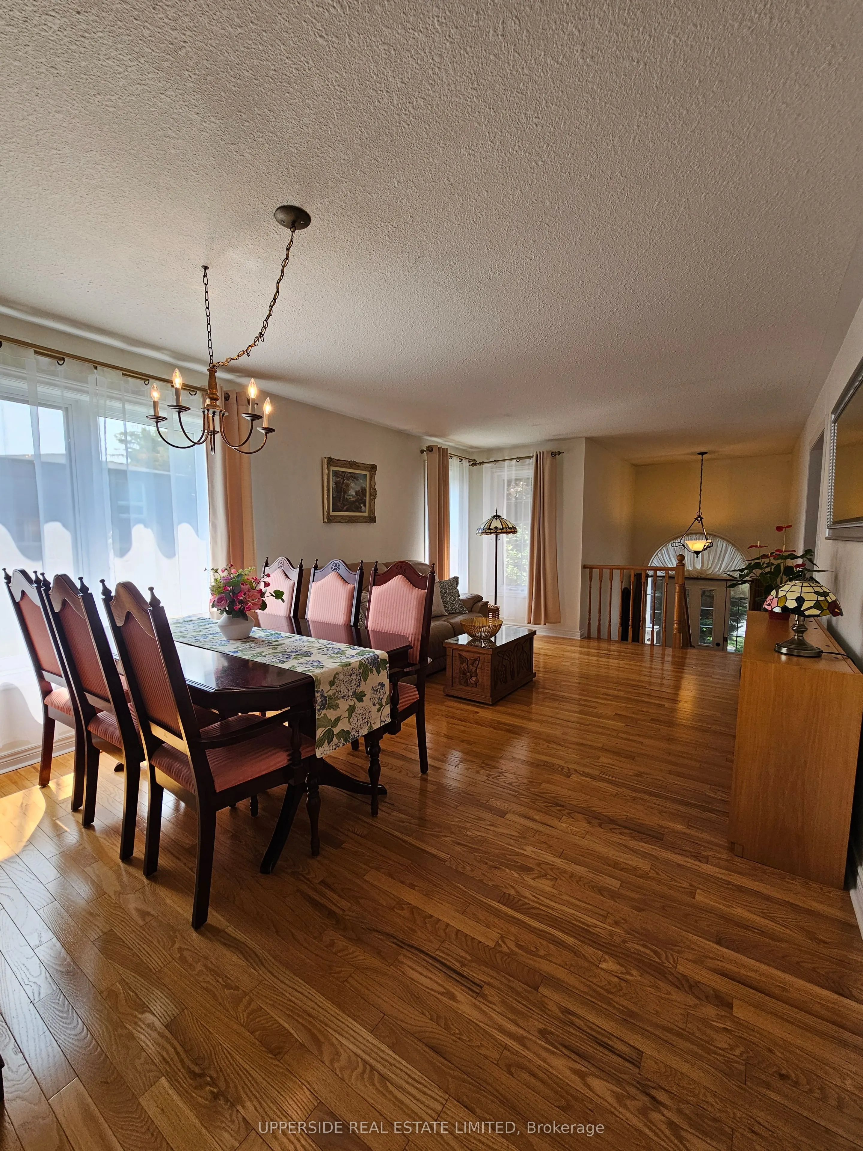 4 Kingsley Road S