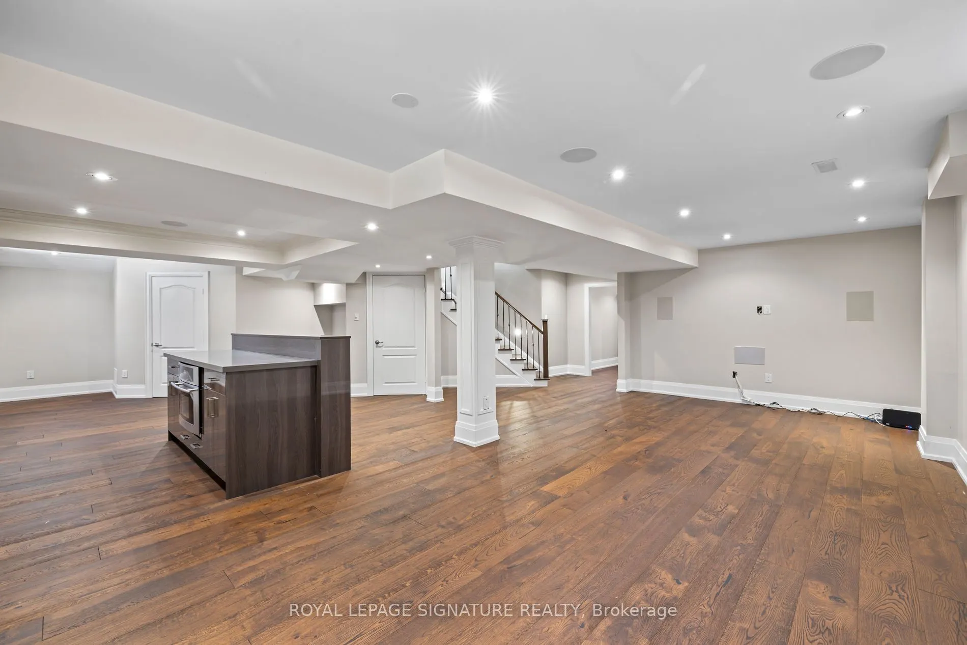 2480 Upper Valley Crescent