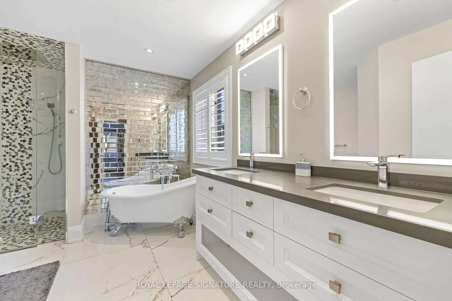 2480 Upper Valley Crescent
