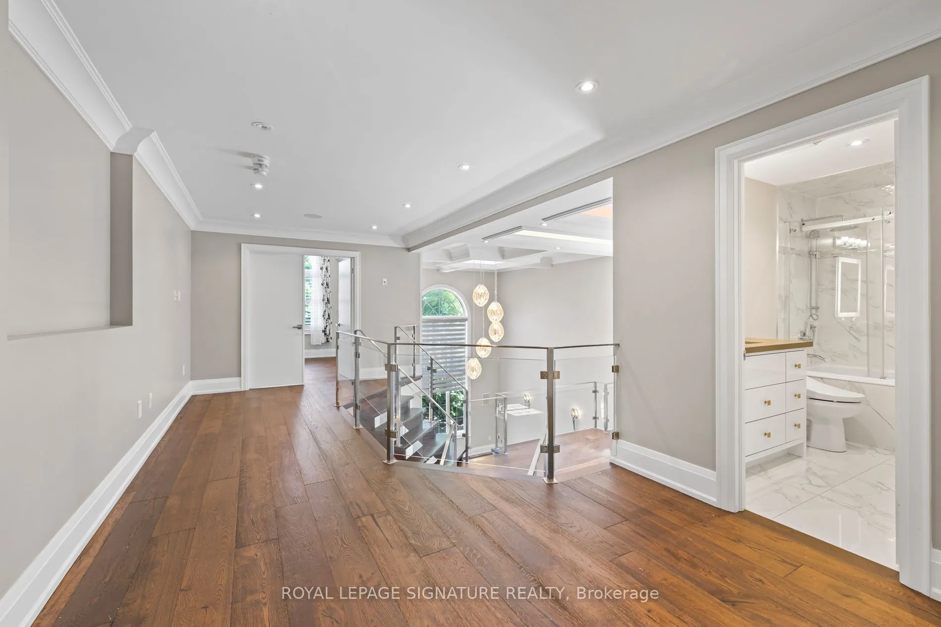 2480 Upper Valley Crescent