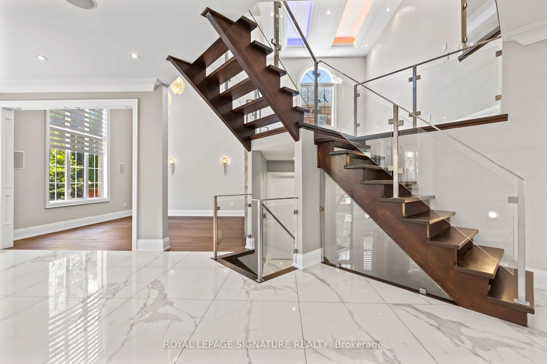 2480 Upper Valley Crescent