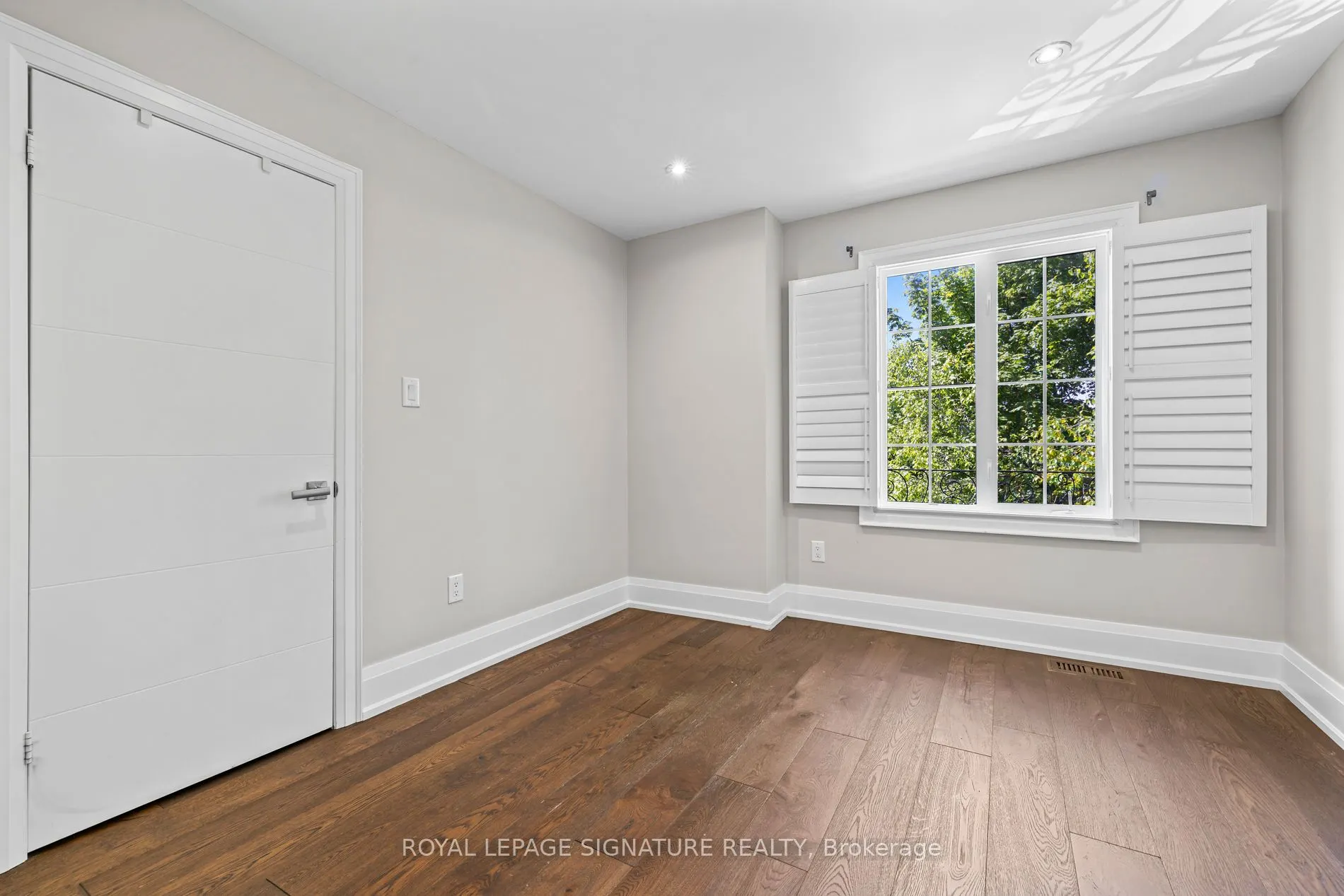 2480 Upper Valley Crescent