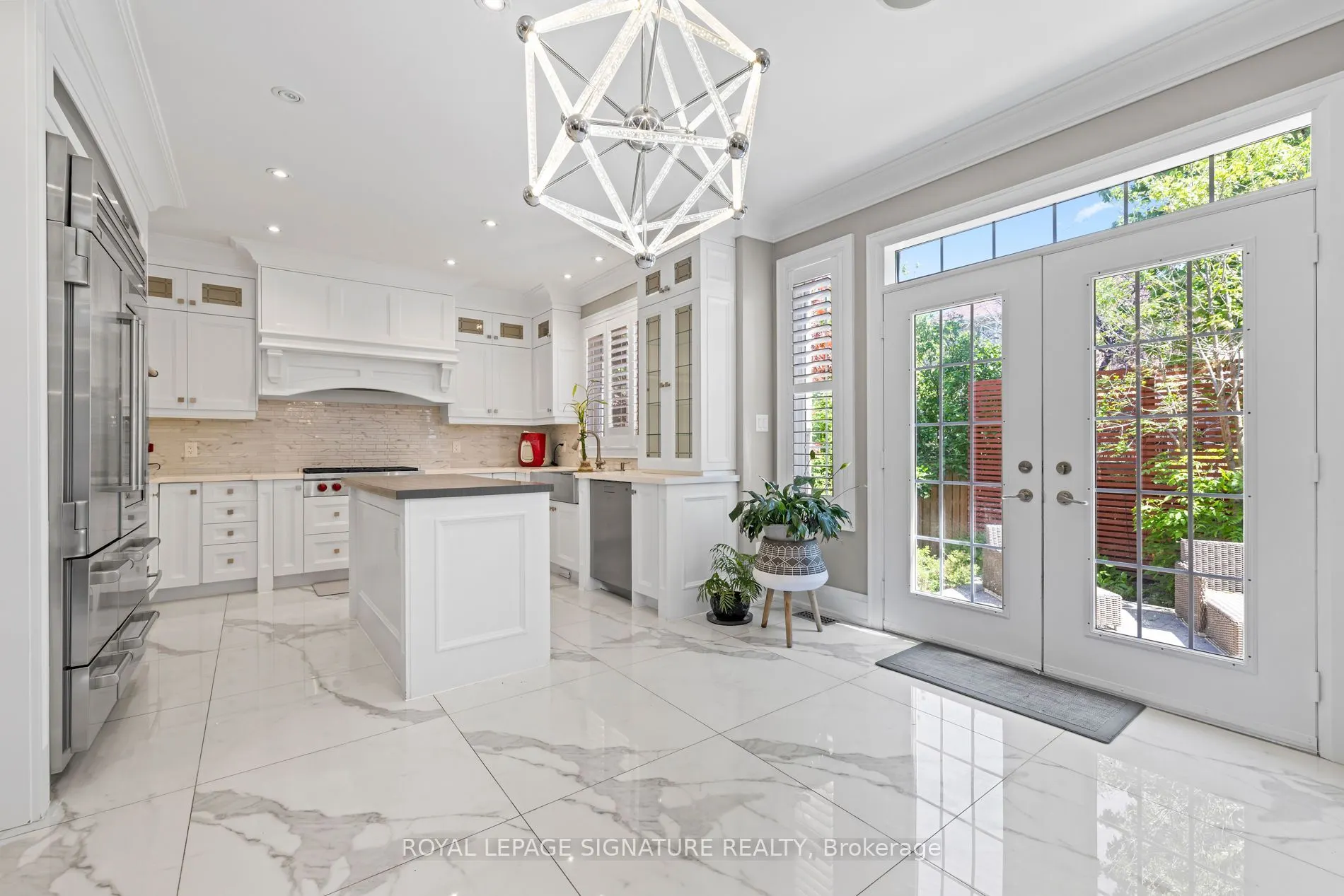 2480 Upper Valley Crescent