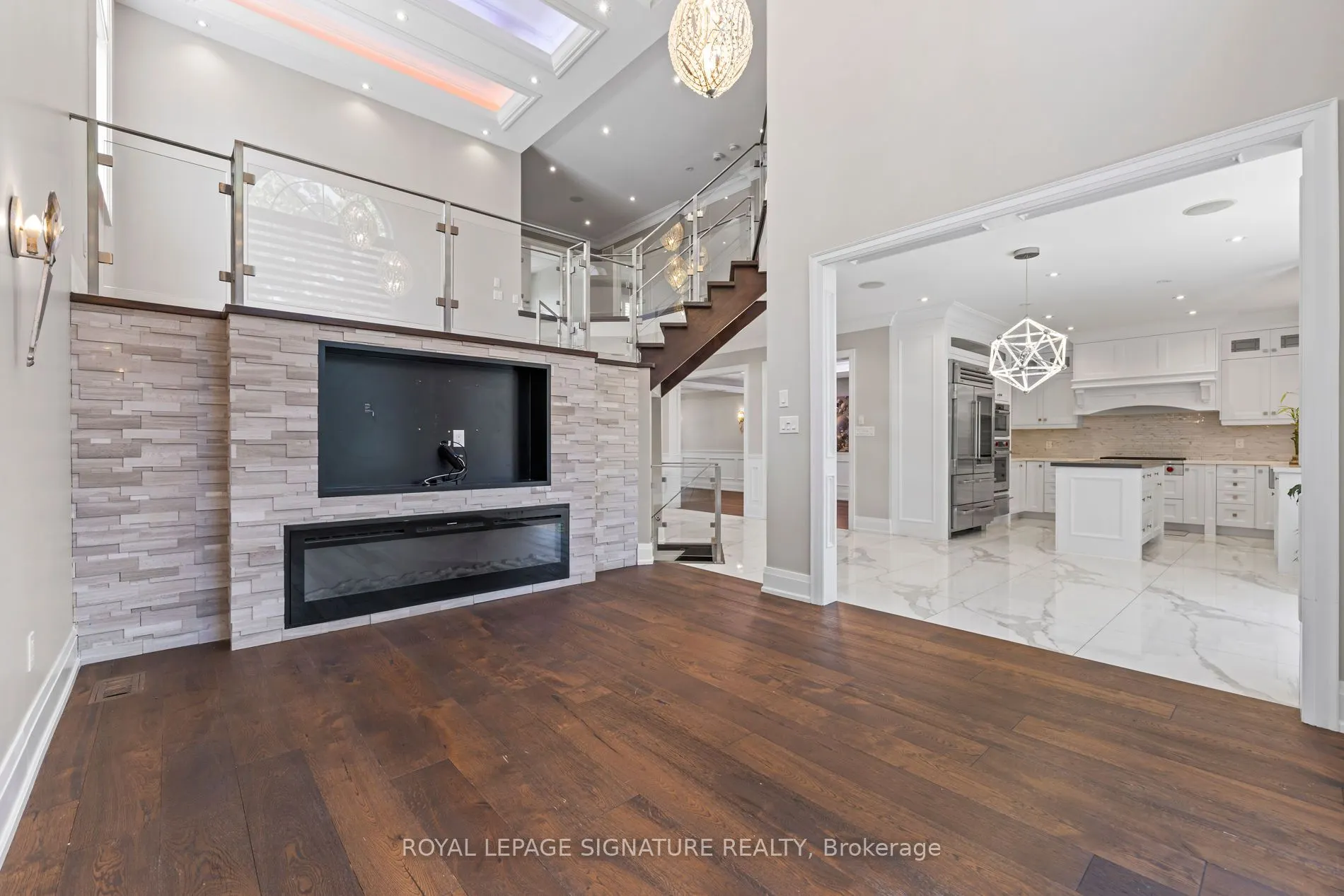 2480 Upper Valley Crescent