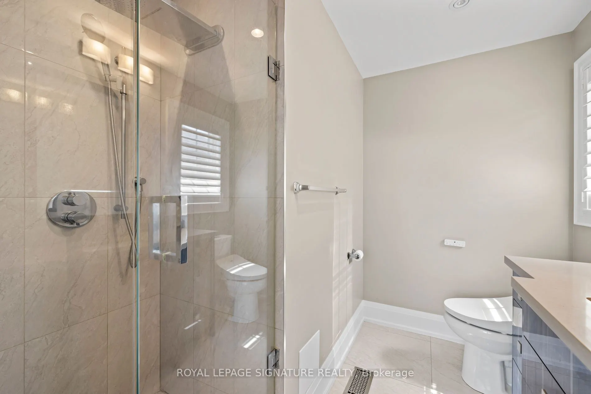 2480 Upper Valley Crescent