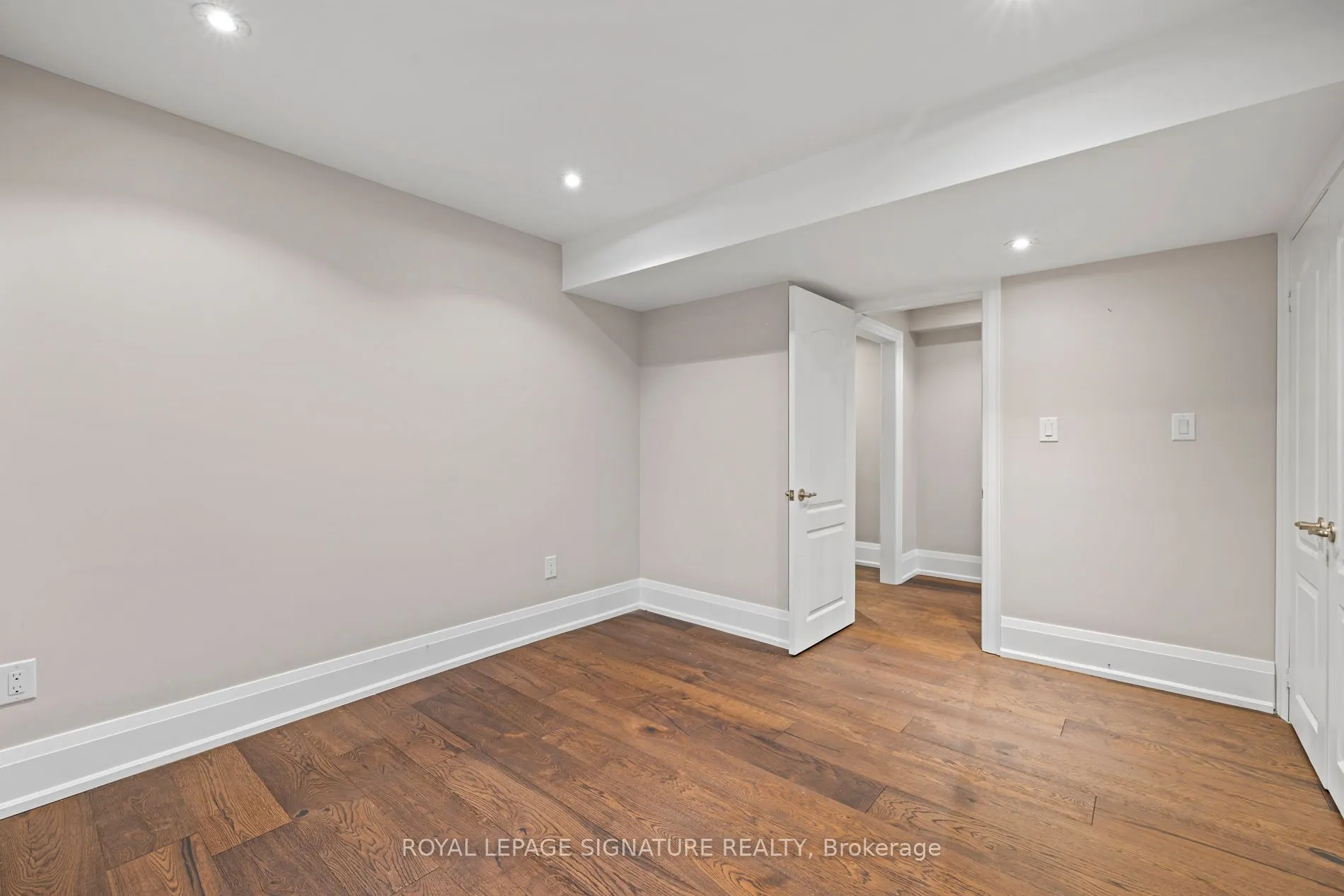 2480 Upper Valley Crescent