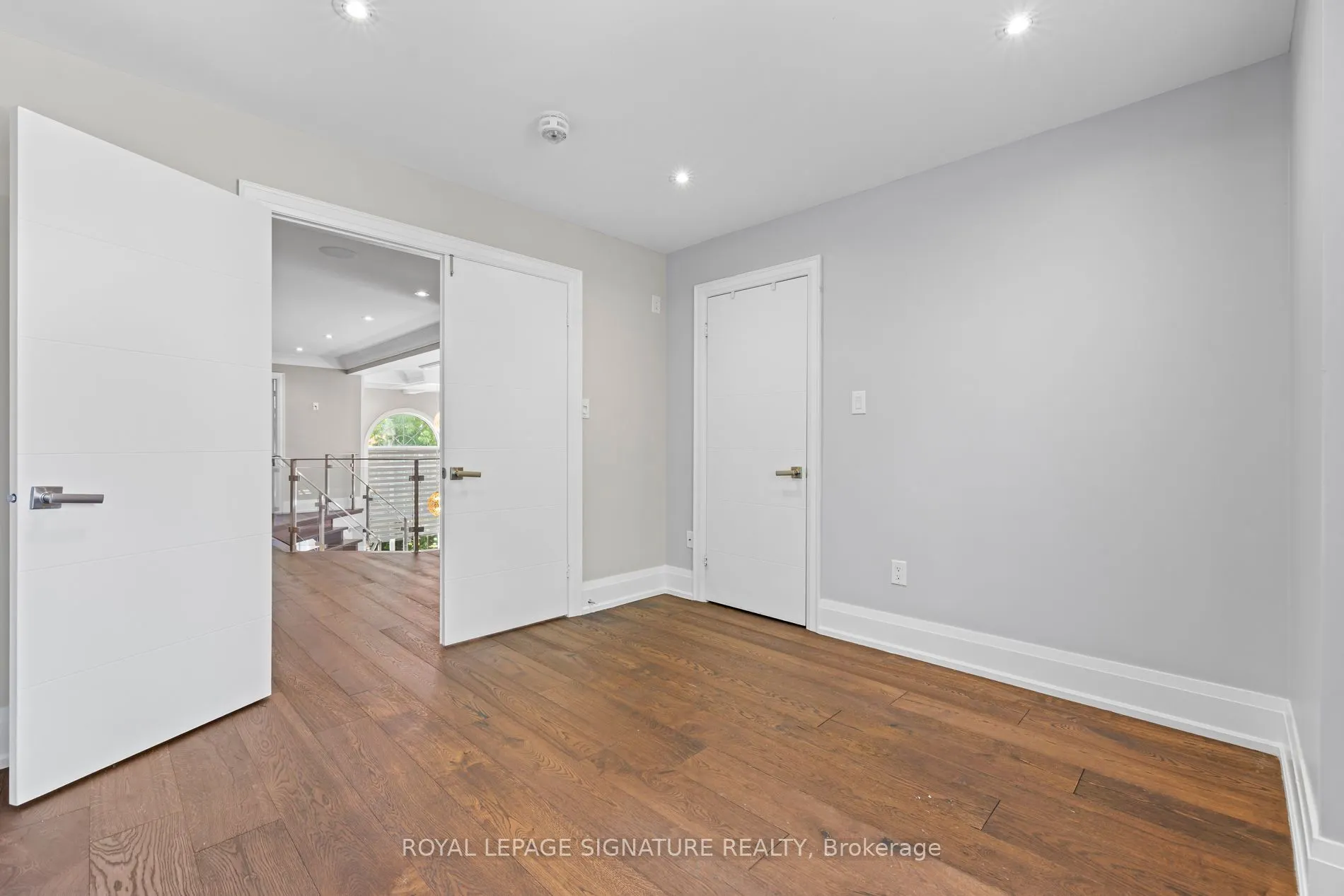 2480 Upper Valley Crescent