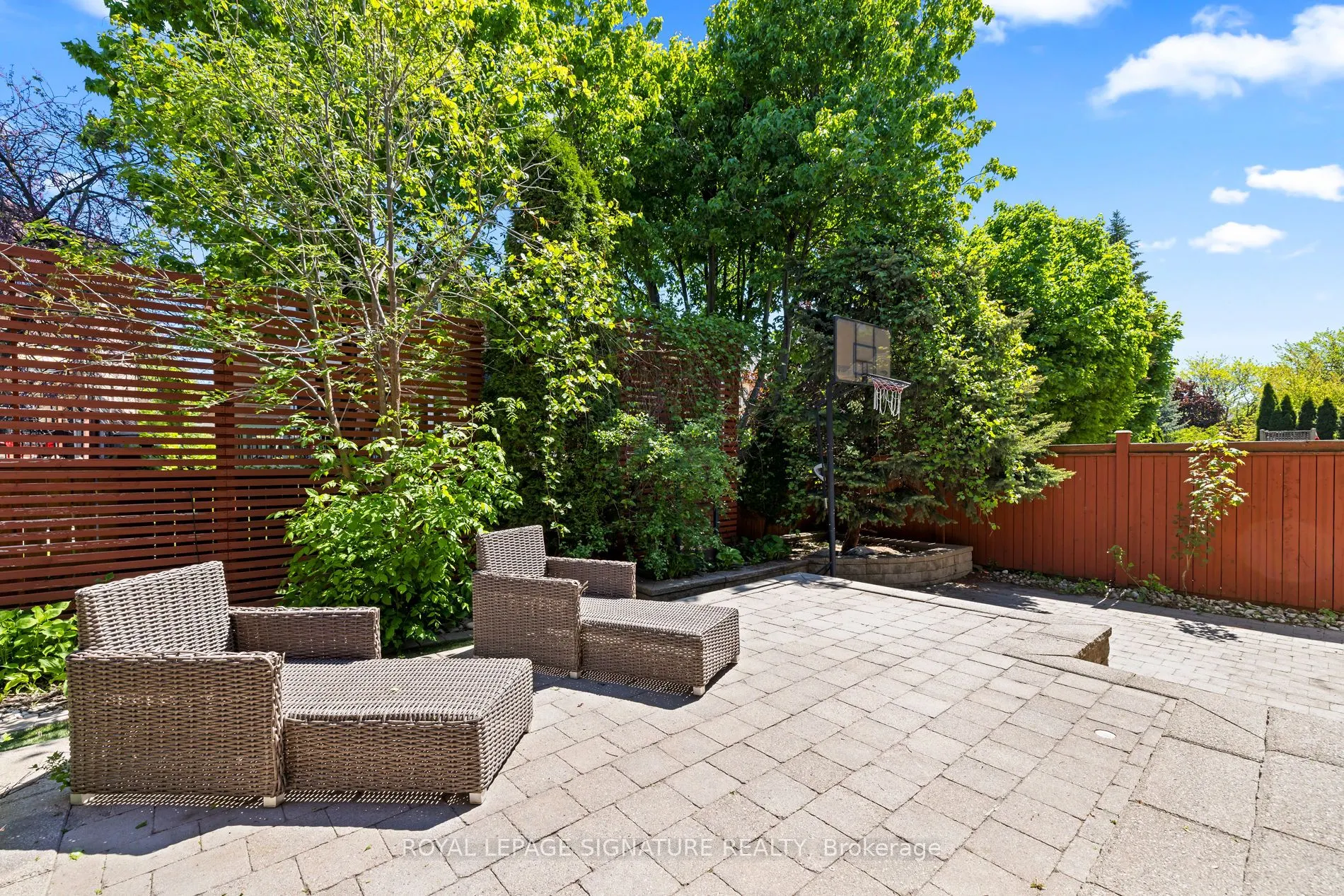 2480 Upper Valley Crescent