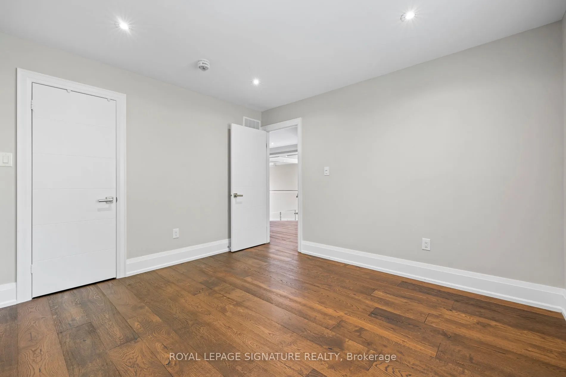 2480 Upper Valley Crescent