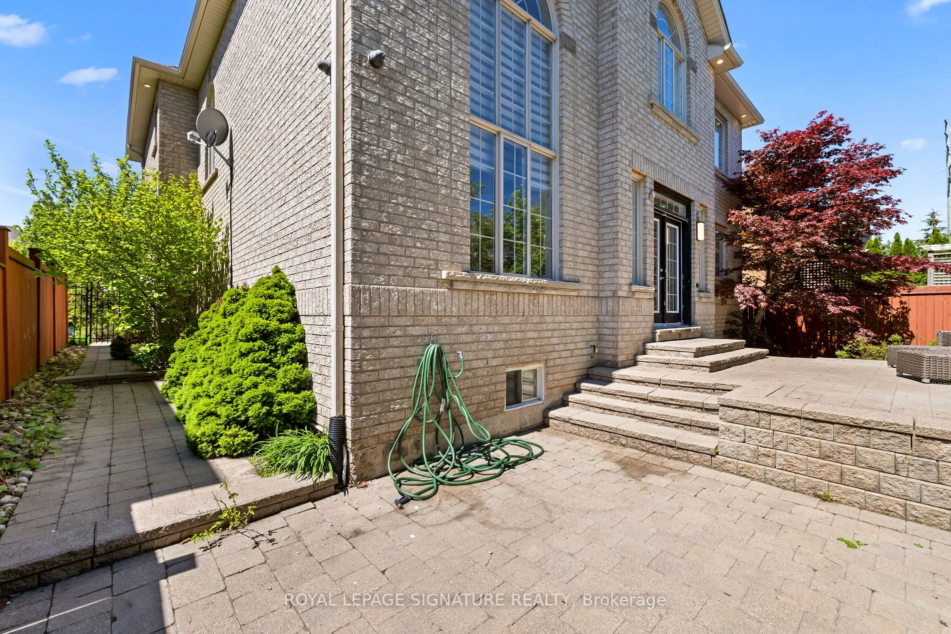 2480 Upper Valley Crescent