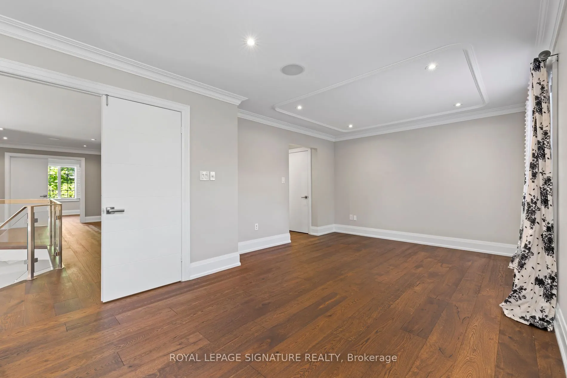 2480 Upper Valley Crescent