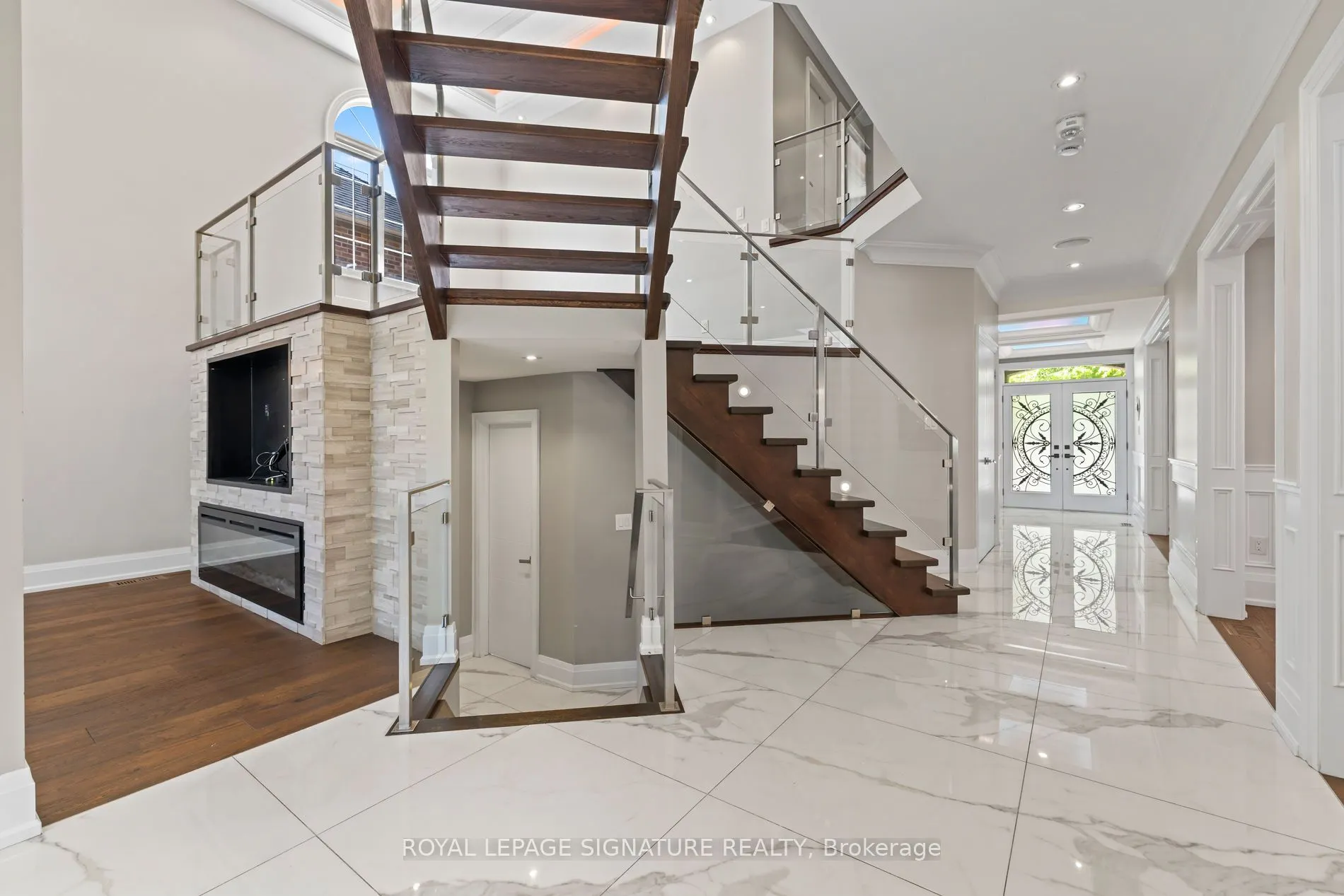2480 Upper Valley Crescent