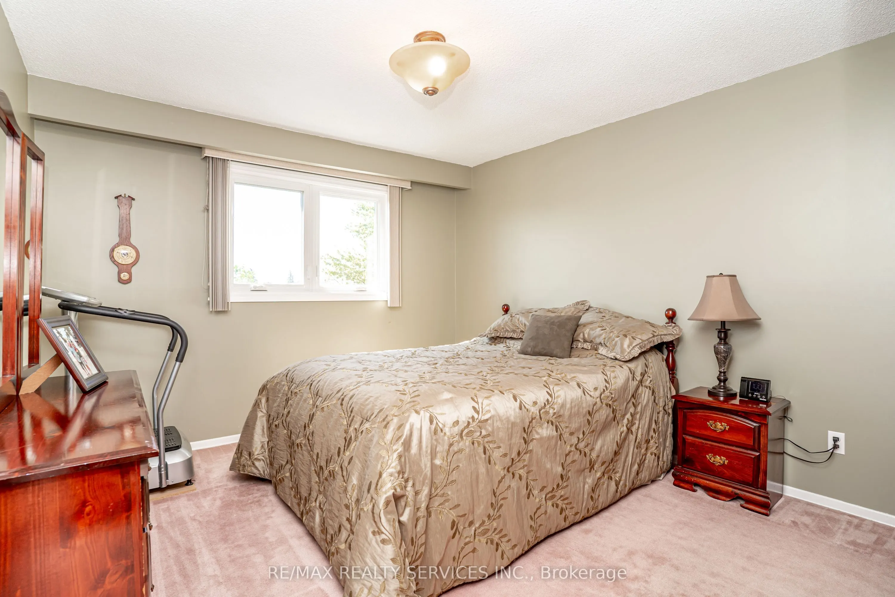 32 Winterfold Drive
