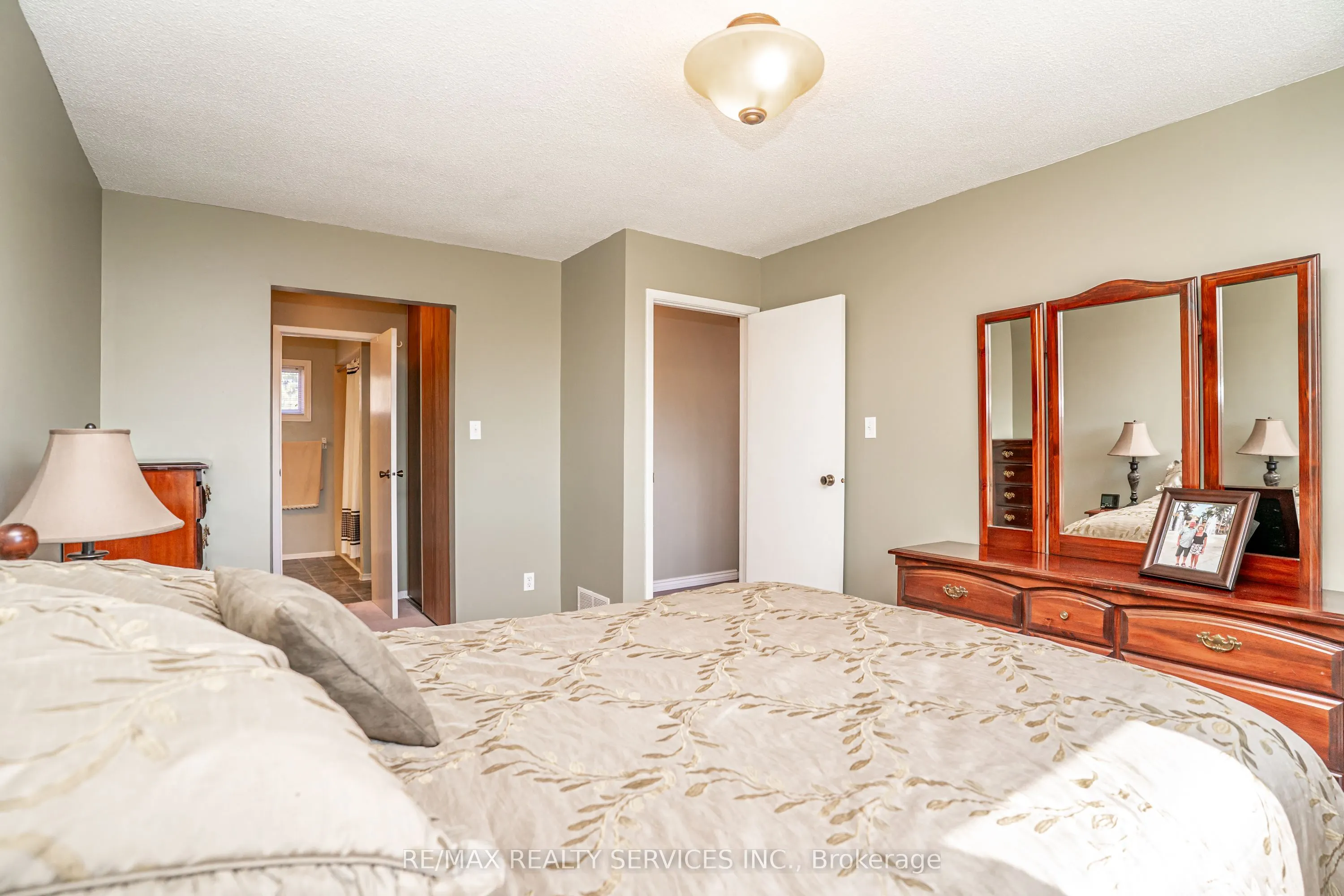 32 Winterfold Drive