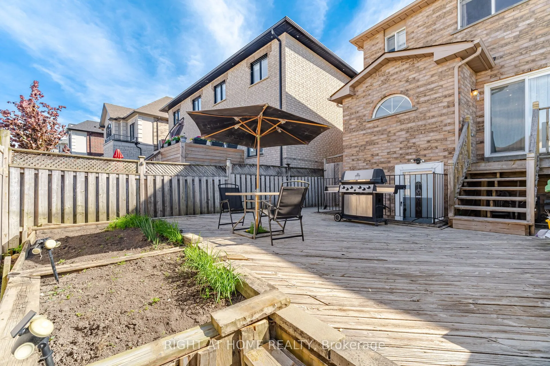 8 Richelieu Court