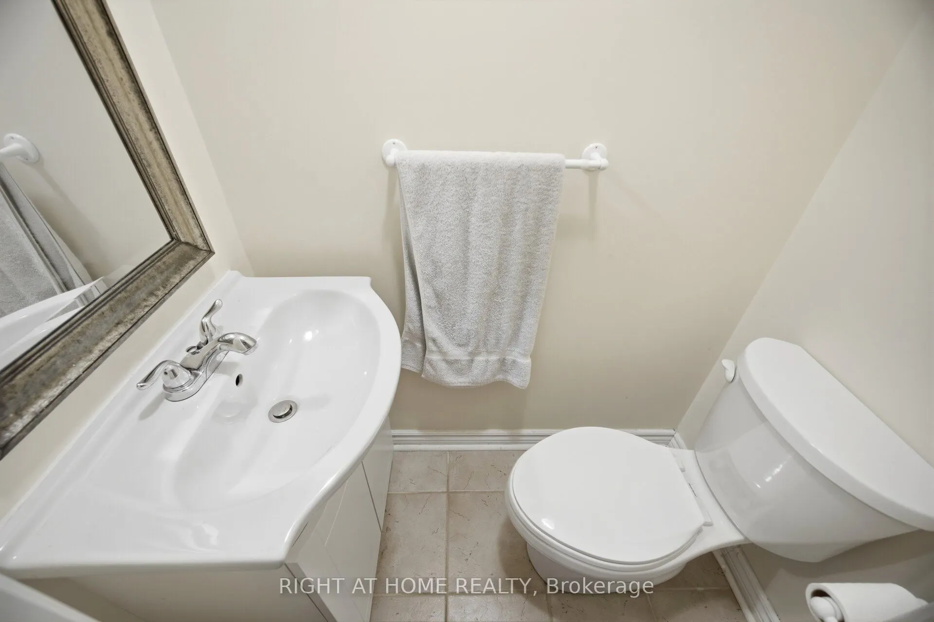 8 Richelieu Court
