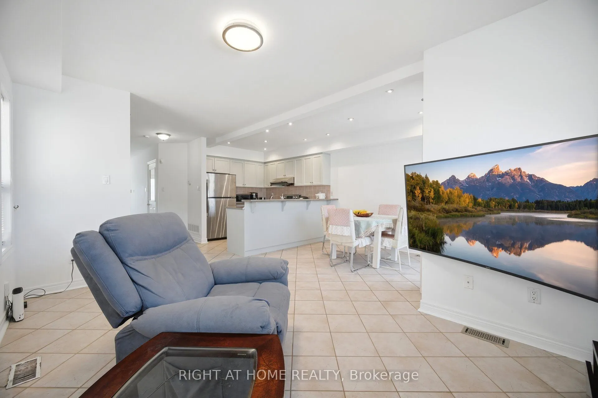 8 Richelieu Court