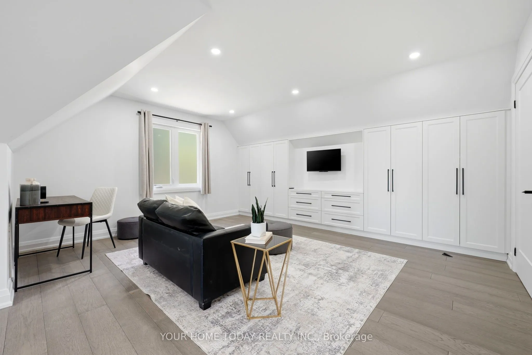 27 Chantelay Crescent