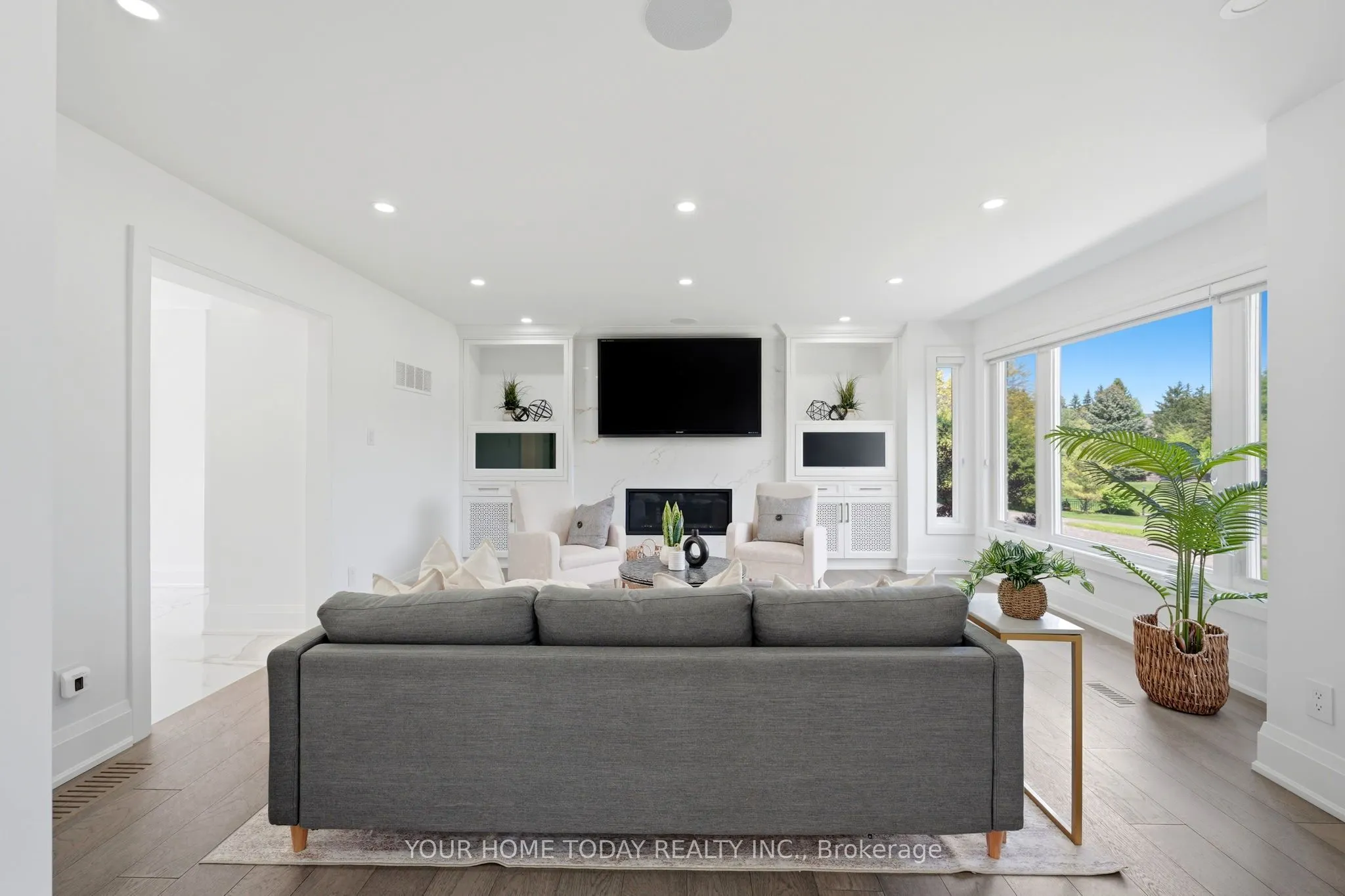 27 Chantelay Crescent