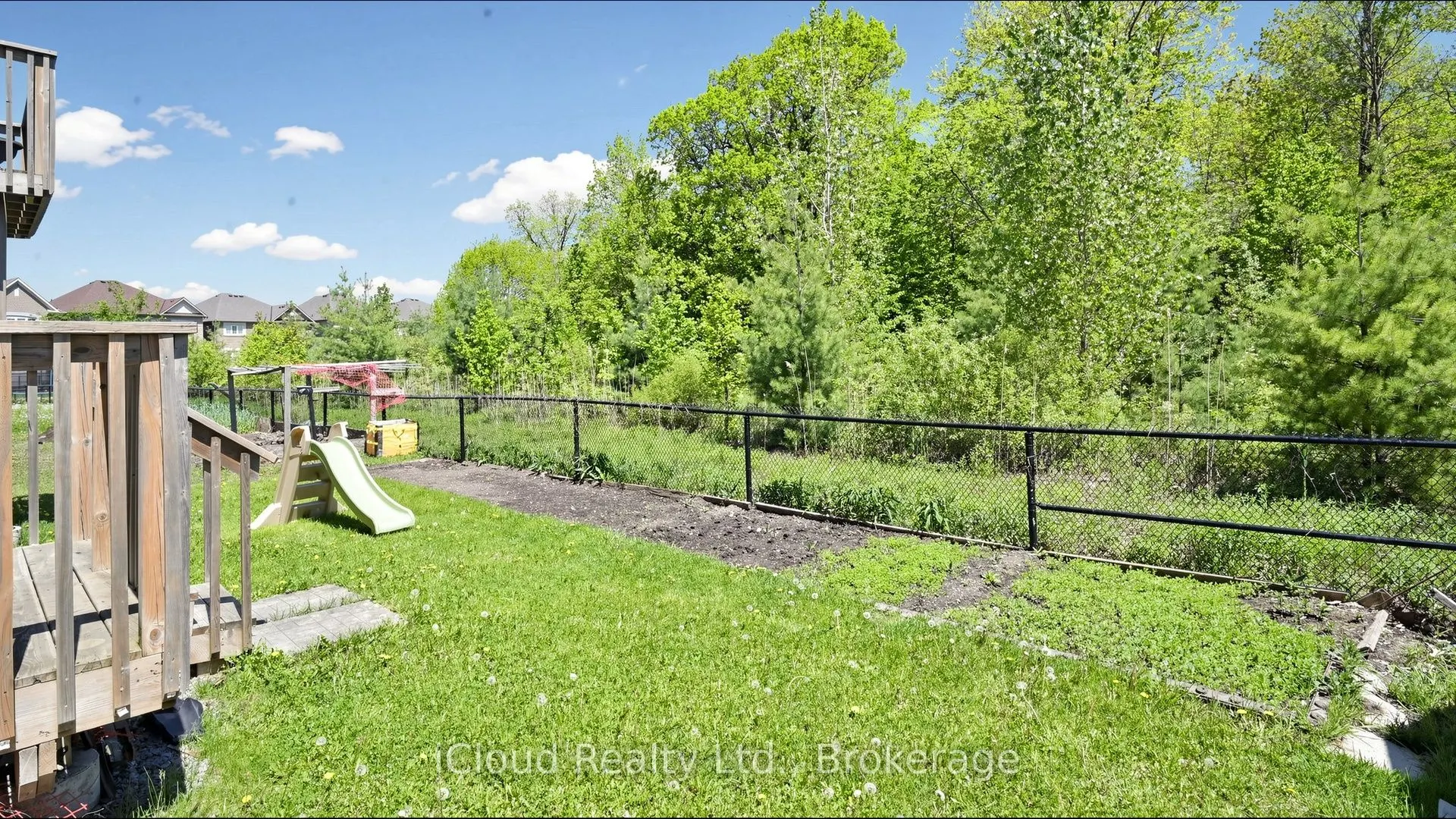 193 THORNBUSH Boulevard E
