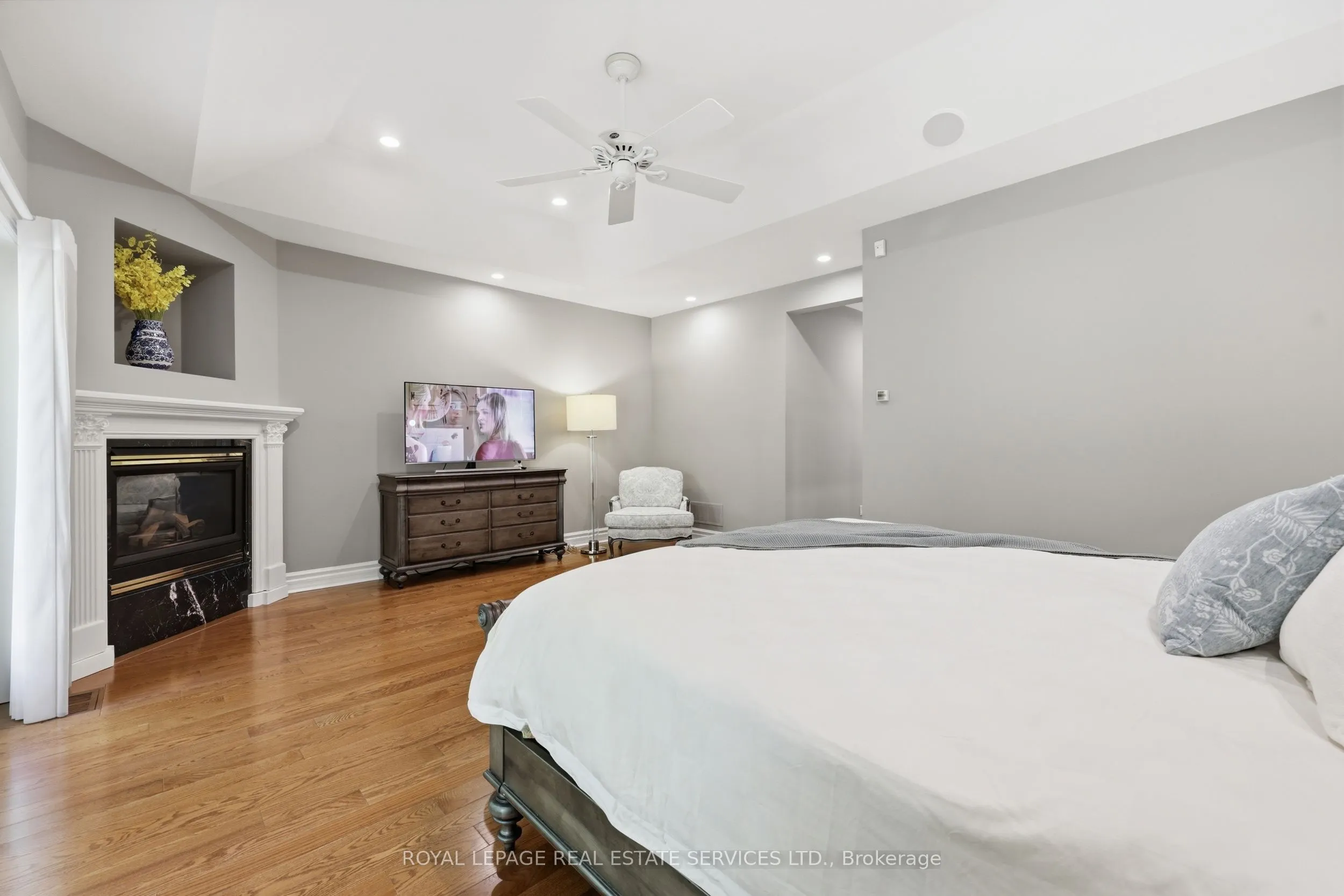 1227 Riverbank Way