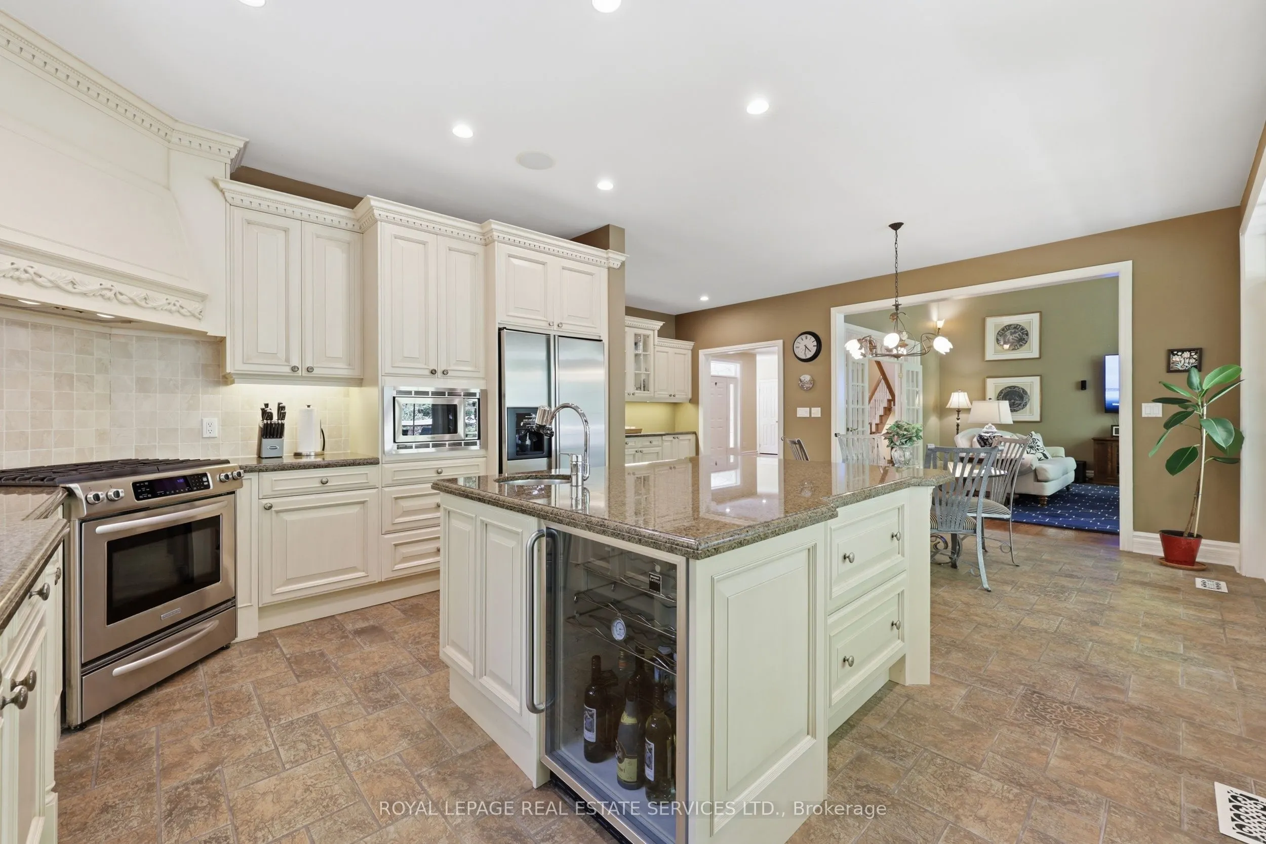 1227 Riverbank Way