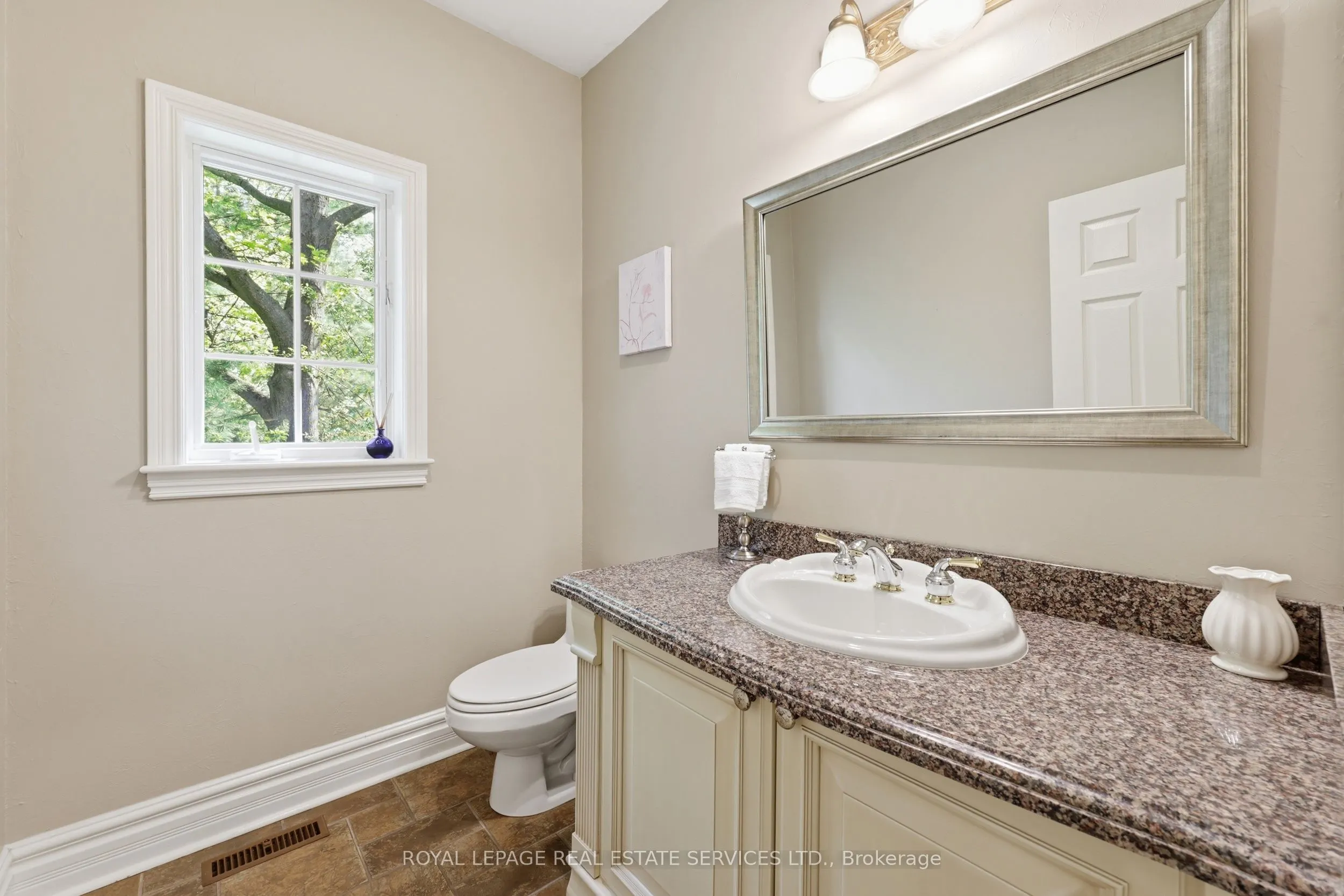 1227 Riverbank Way