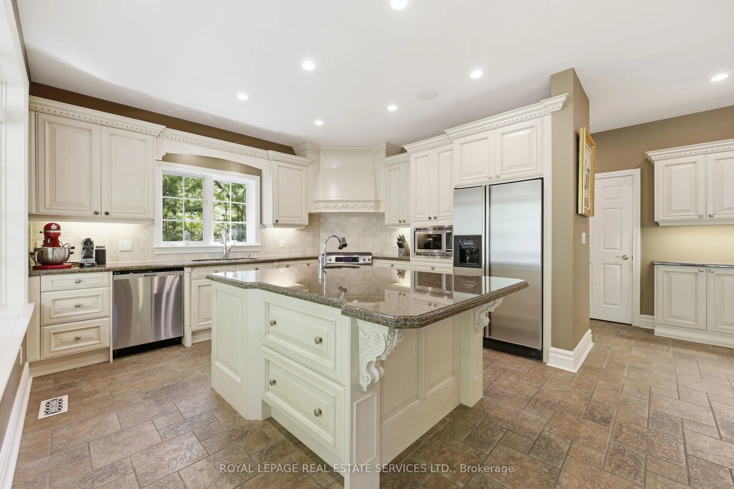1227 Riverbank Way