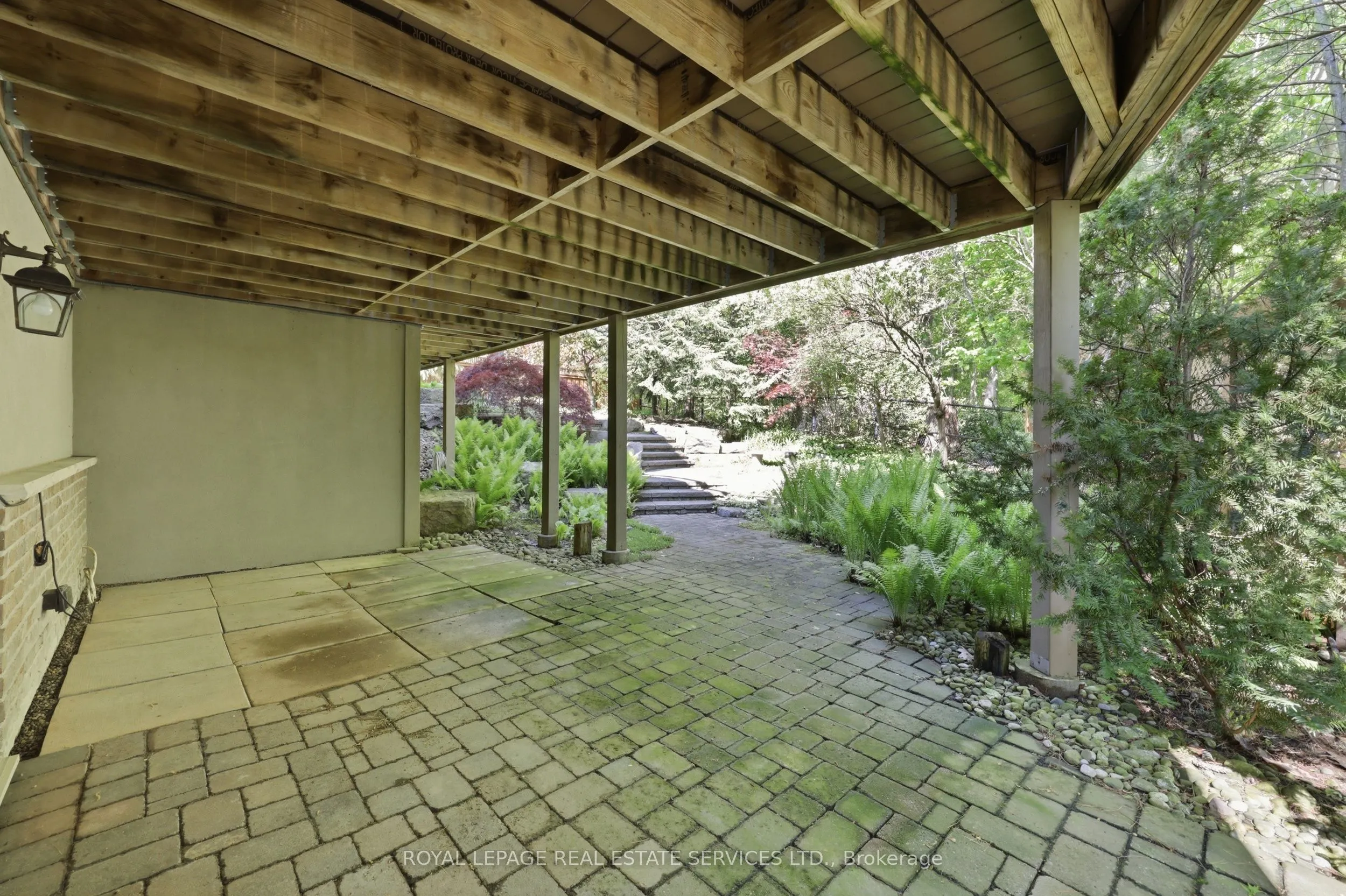 1227 Riverbank Way