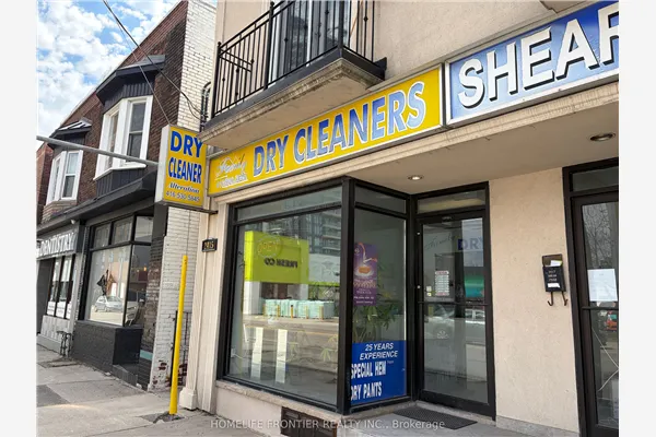 2415 Dundas Street W