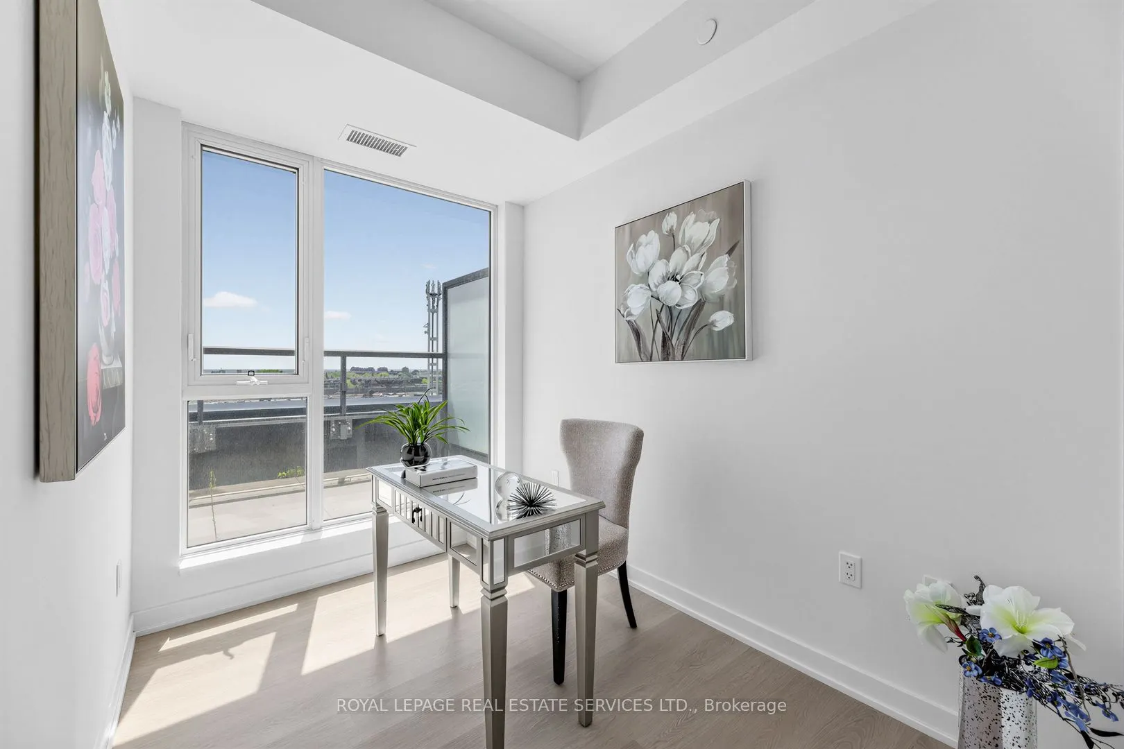 859 The Queensway #502