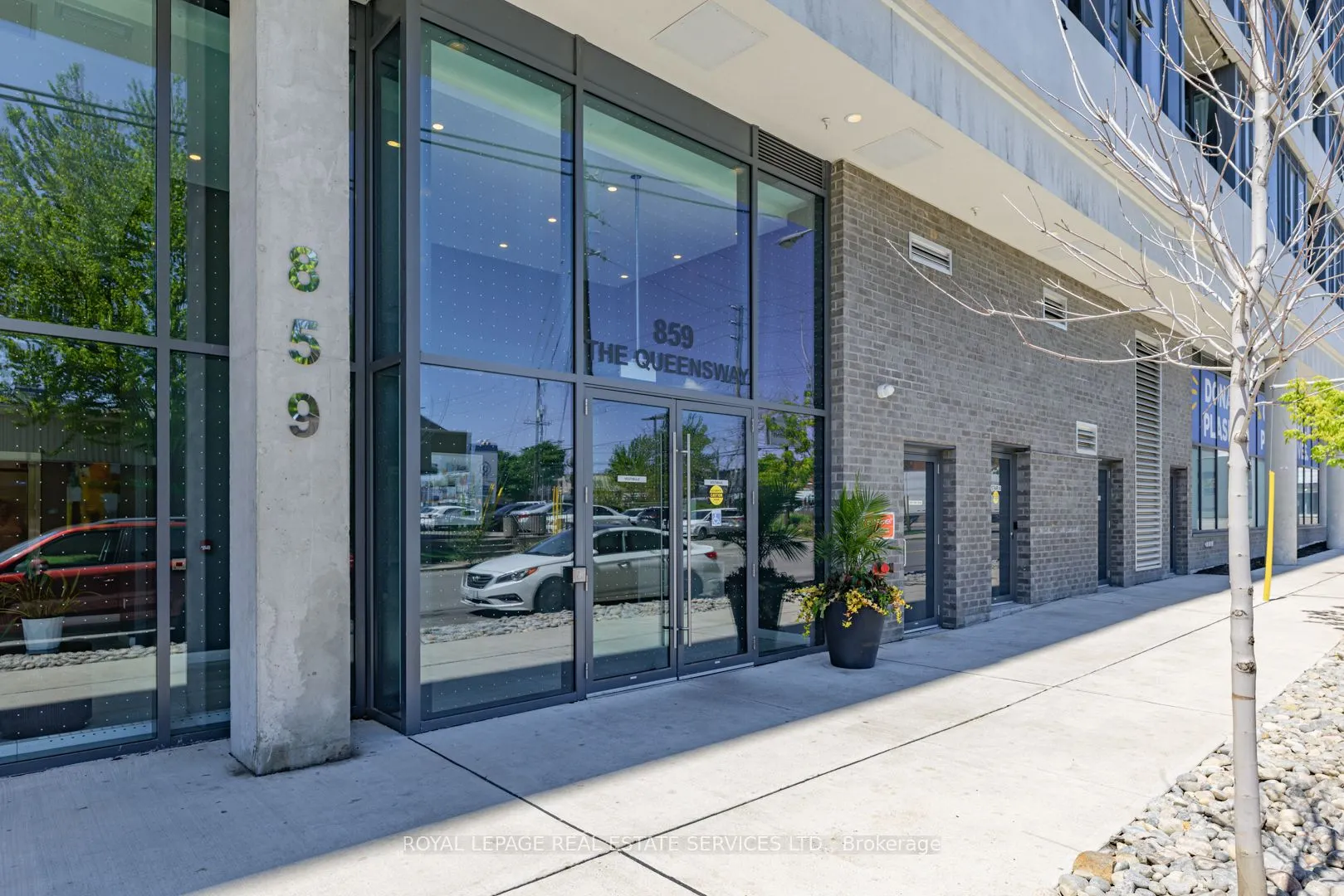 859 The Queensway #502