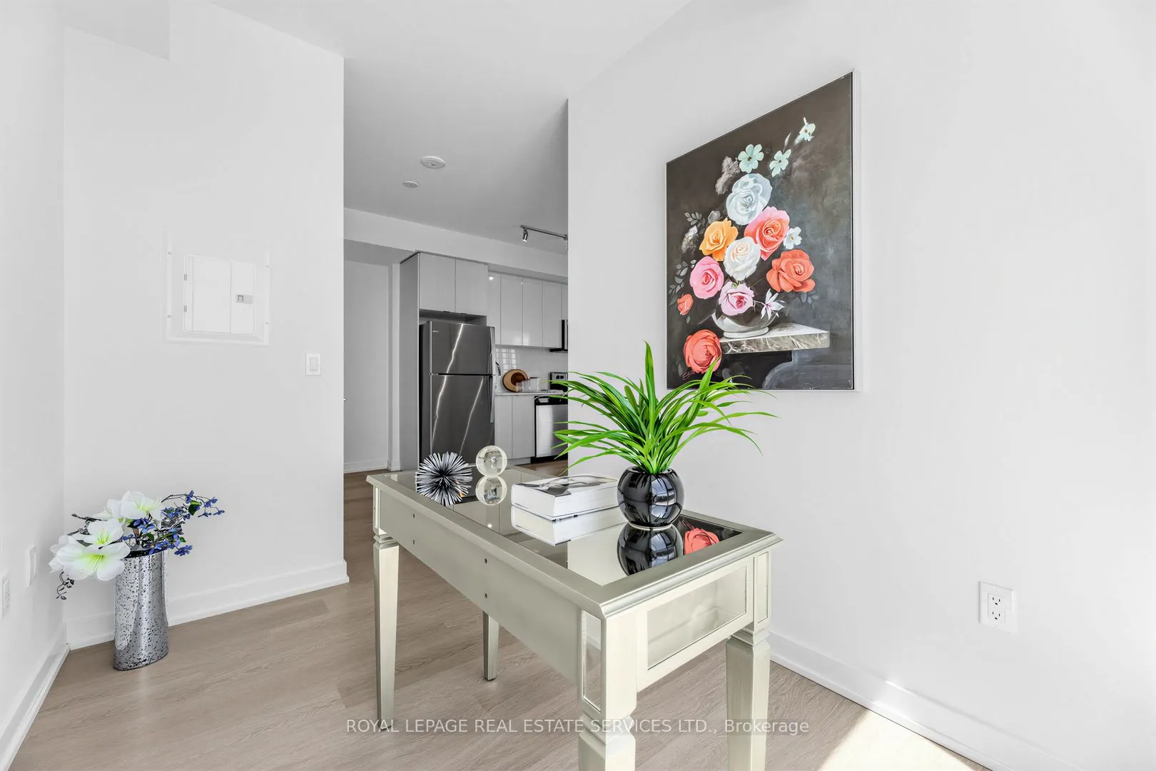 859 The Queensway #502