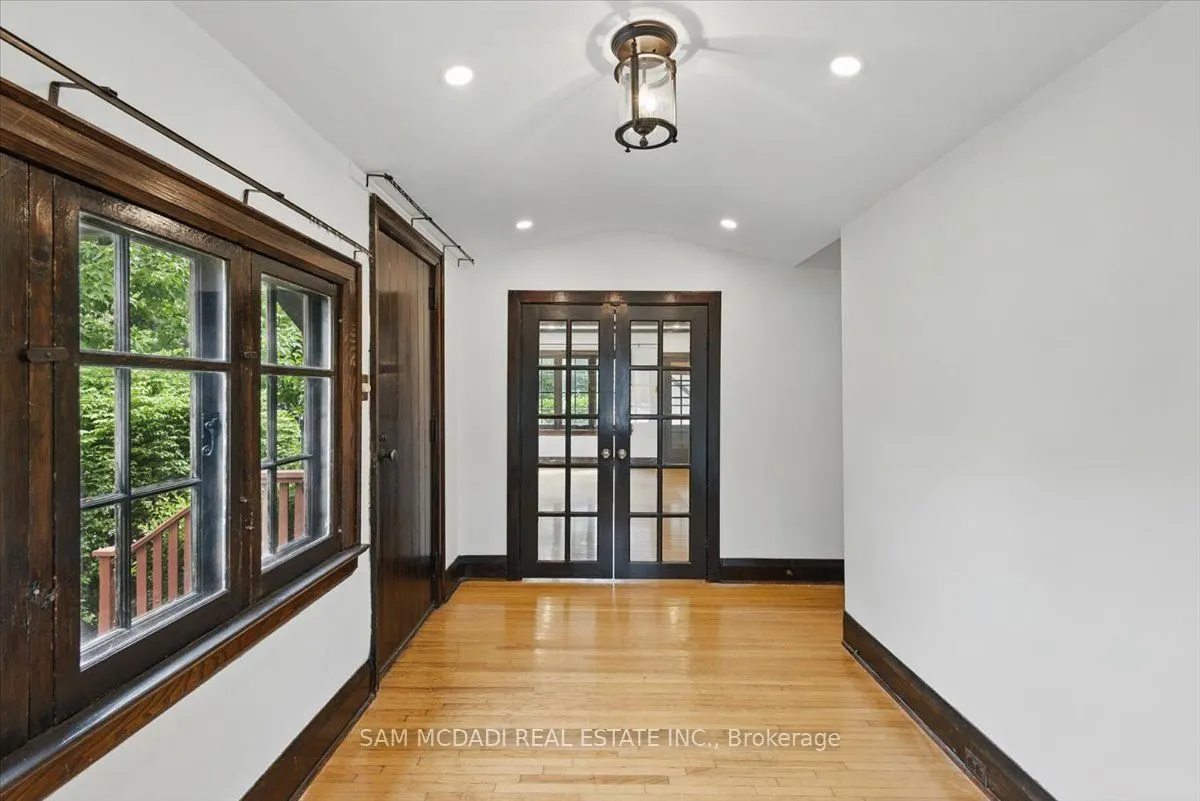 62 Maple Avenue S