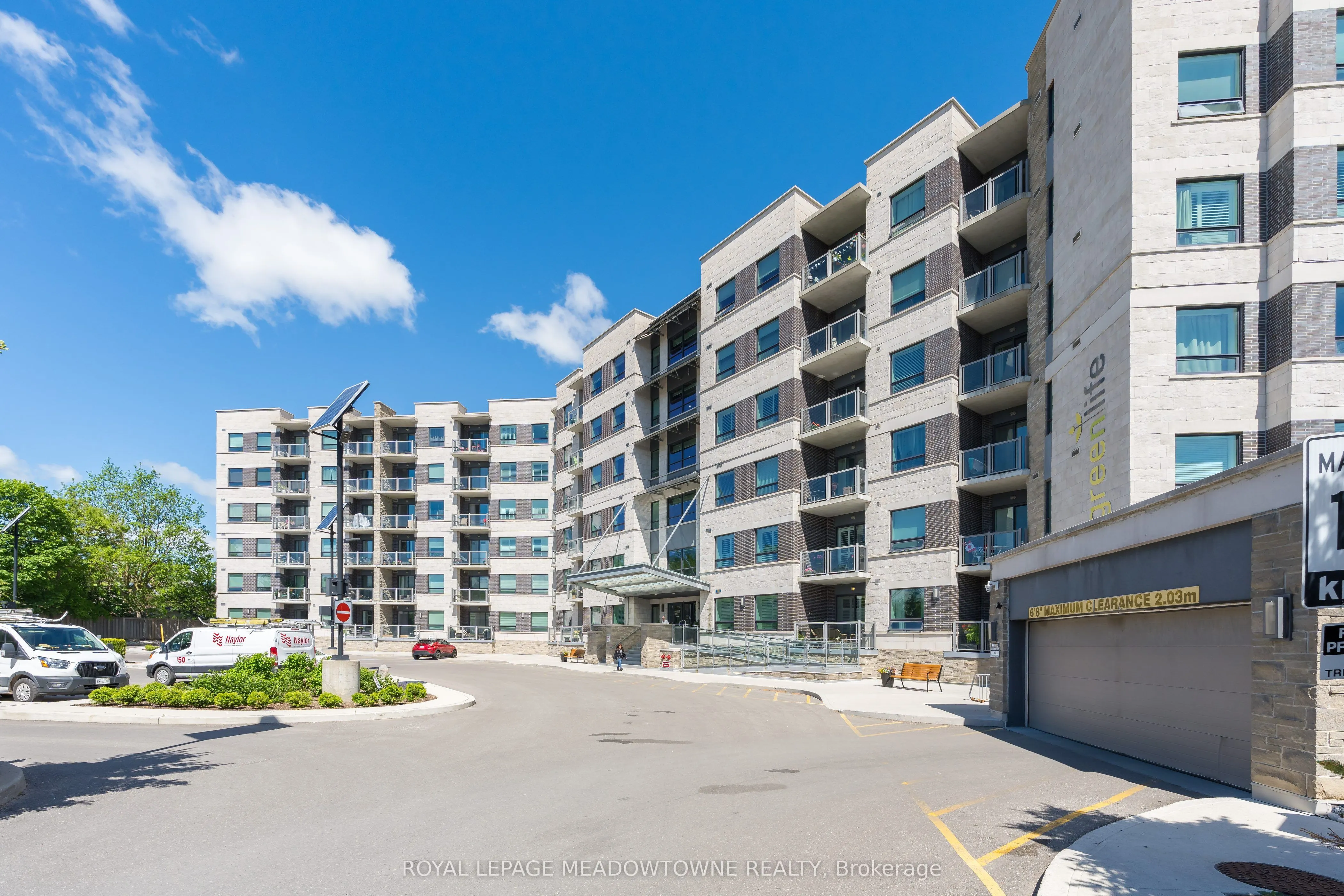 383 Main Street E #520