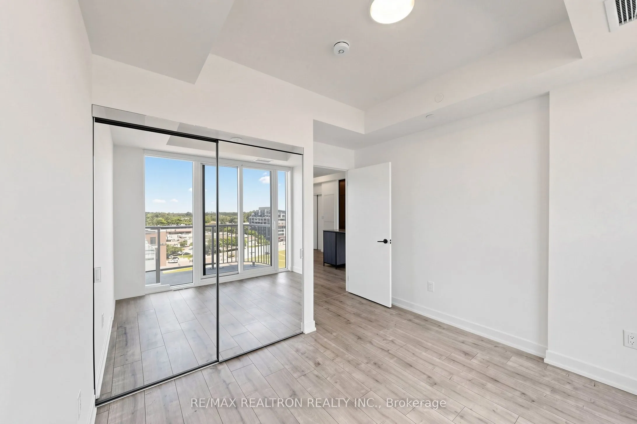220 Missinnihe Way #817