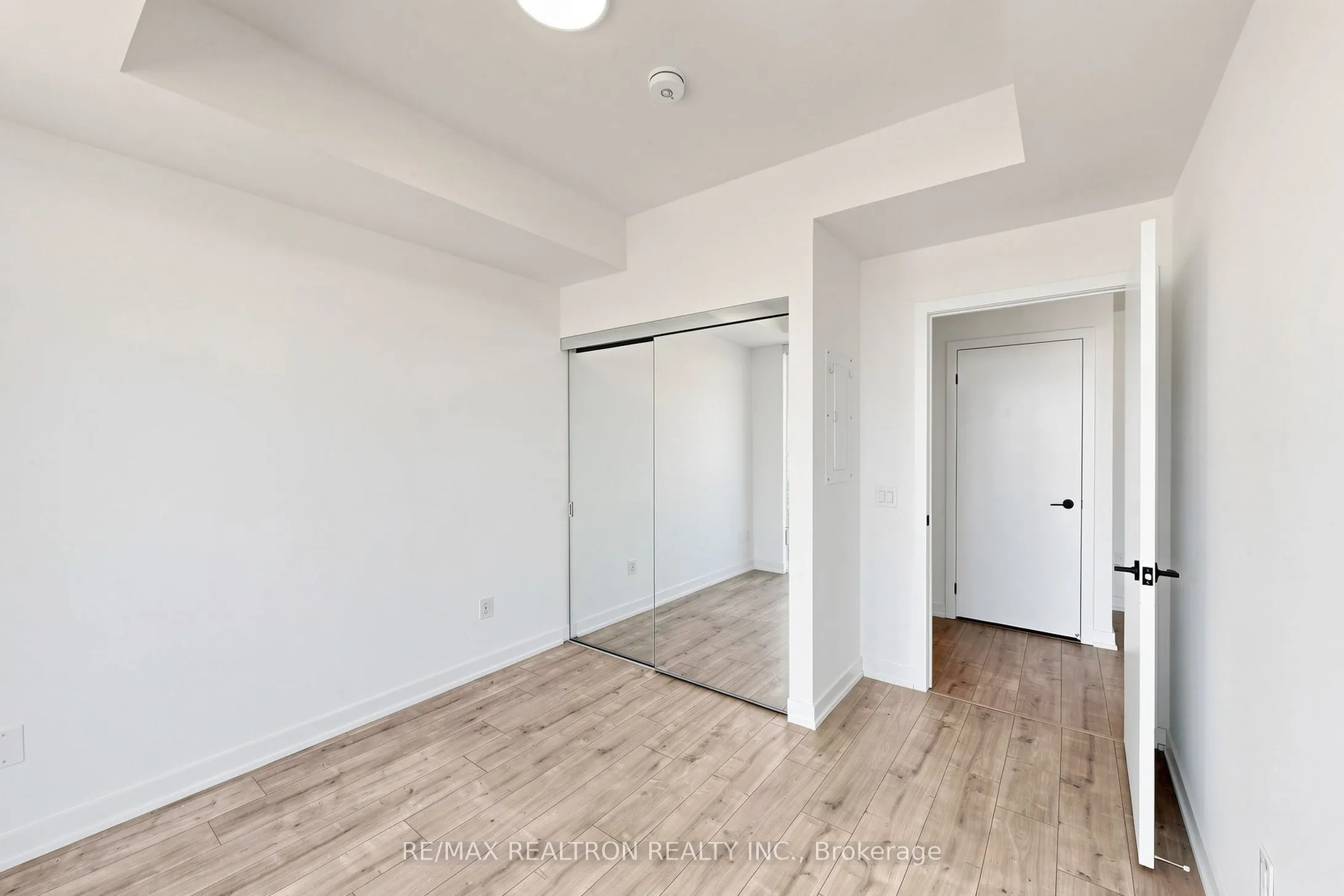 220 Missinnihe Way #817