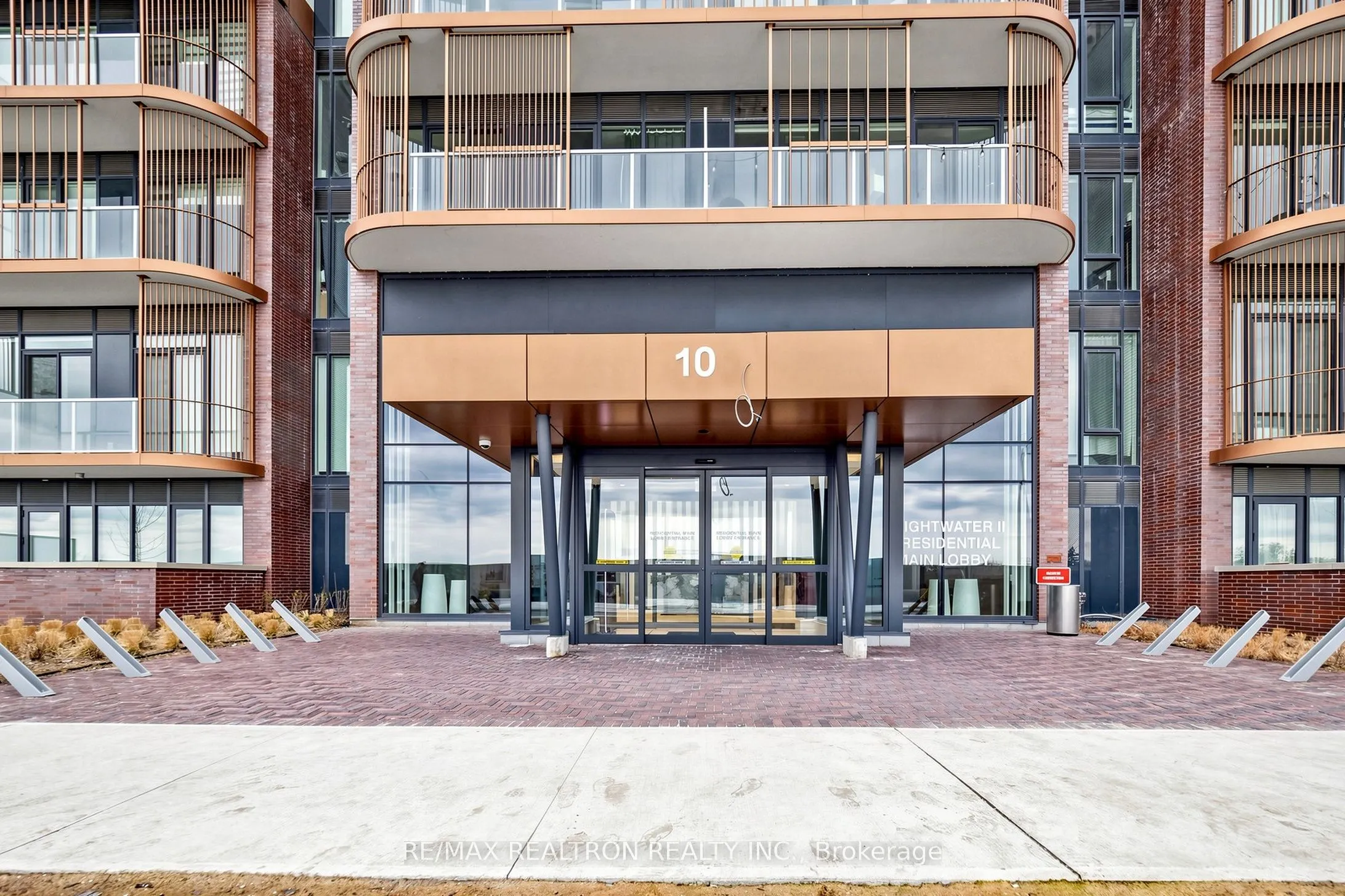 220 Missinnihe Way #817