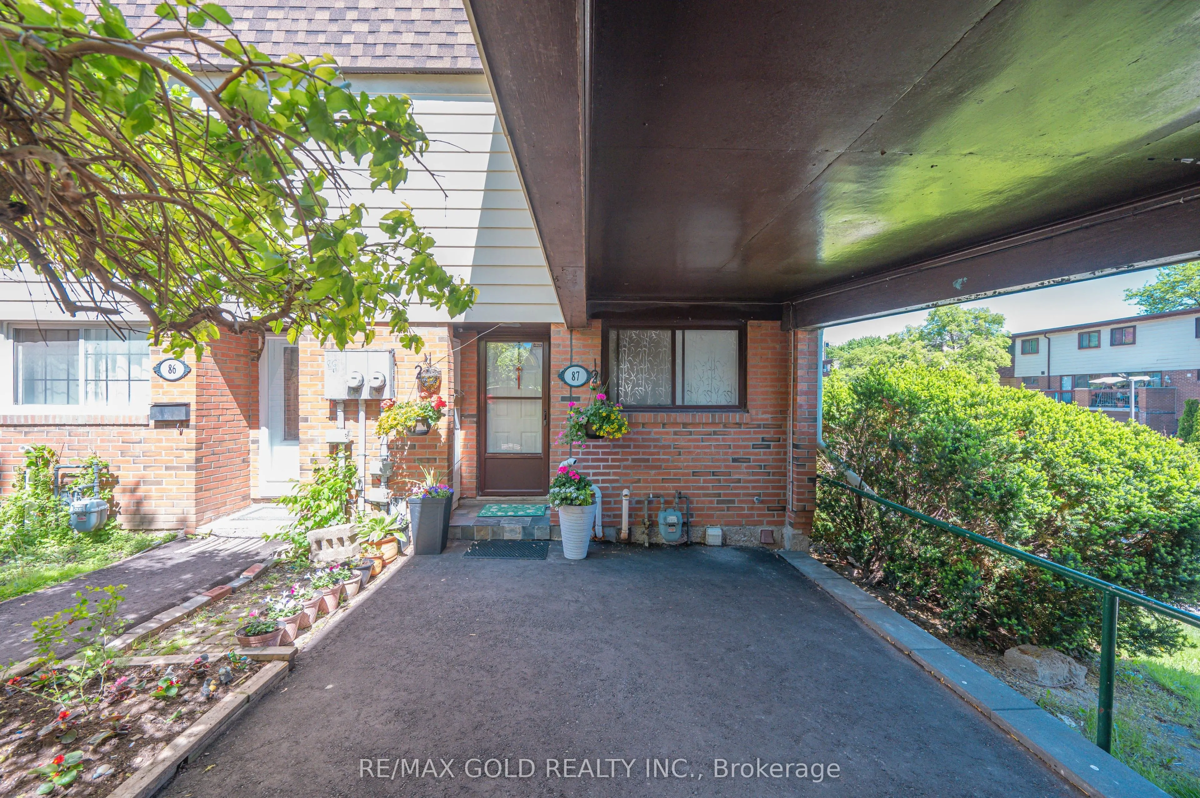 180 Mississauga Valley Boulevard #87