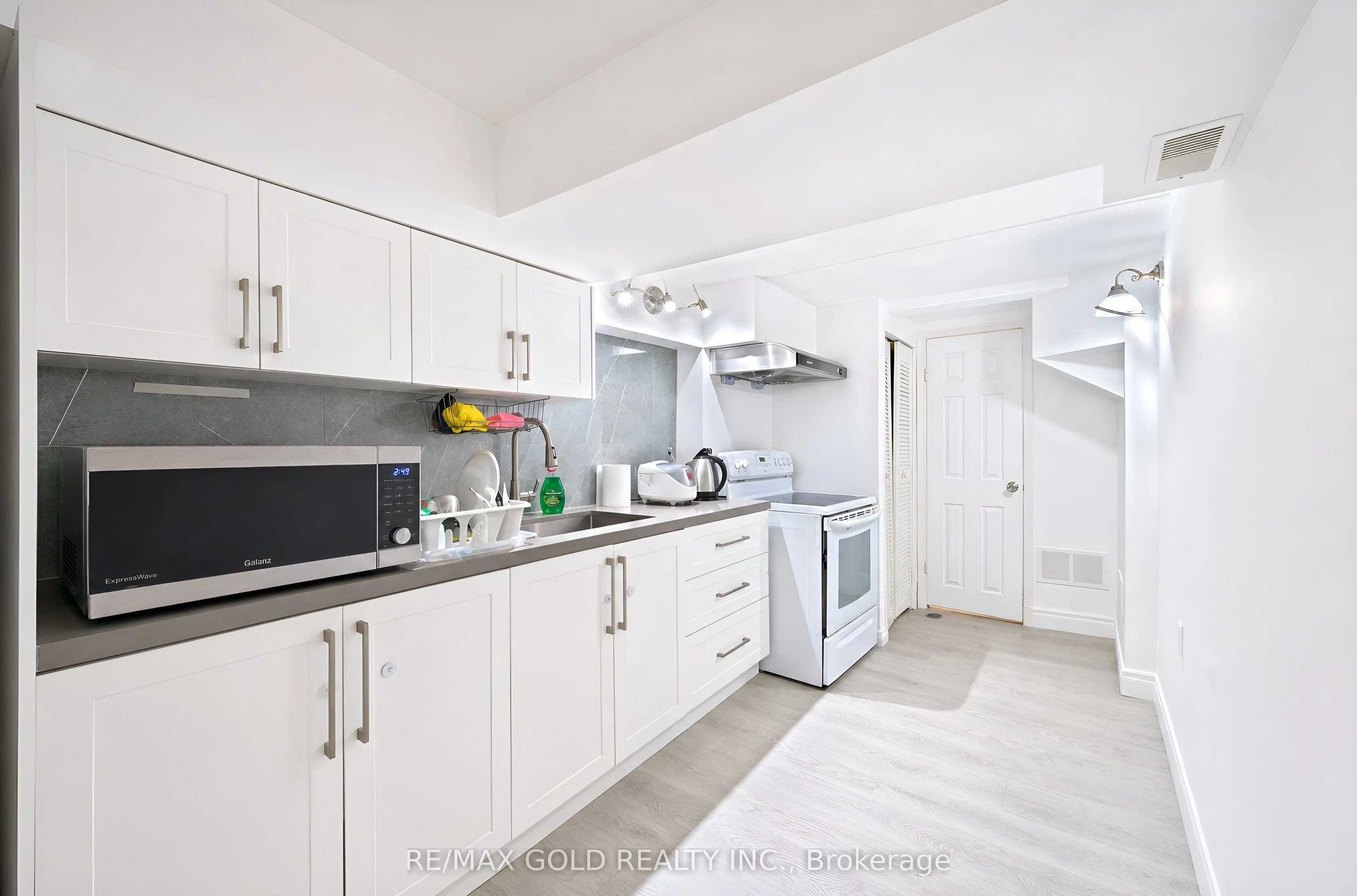 180 Mississauga Valley Boulevard #87