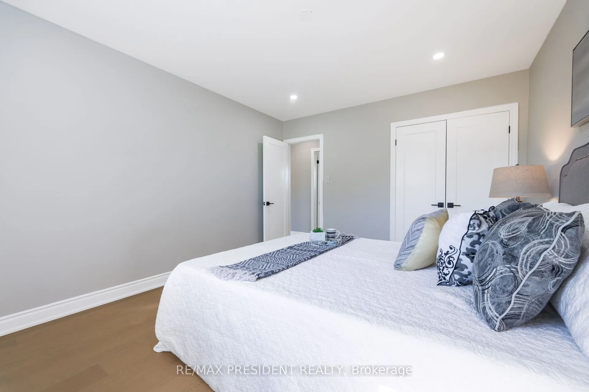 2420 Edenhurst Drive